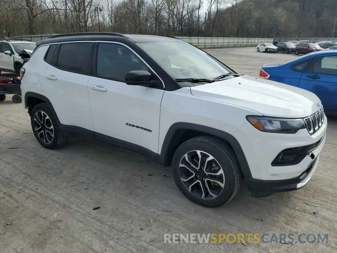 4 Photograph of a damaged car 3C4NJDCN0PT561331 JEEP COMPASS 2023