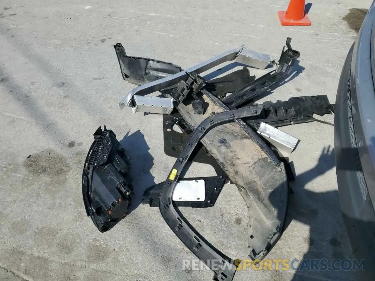 13 Photograph of a damaged car 3C4NJDCN1PT567106 JEEP COMPASS 2023