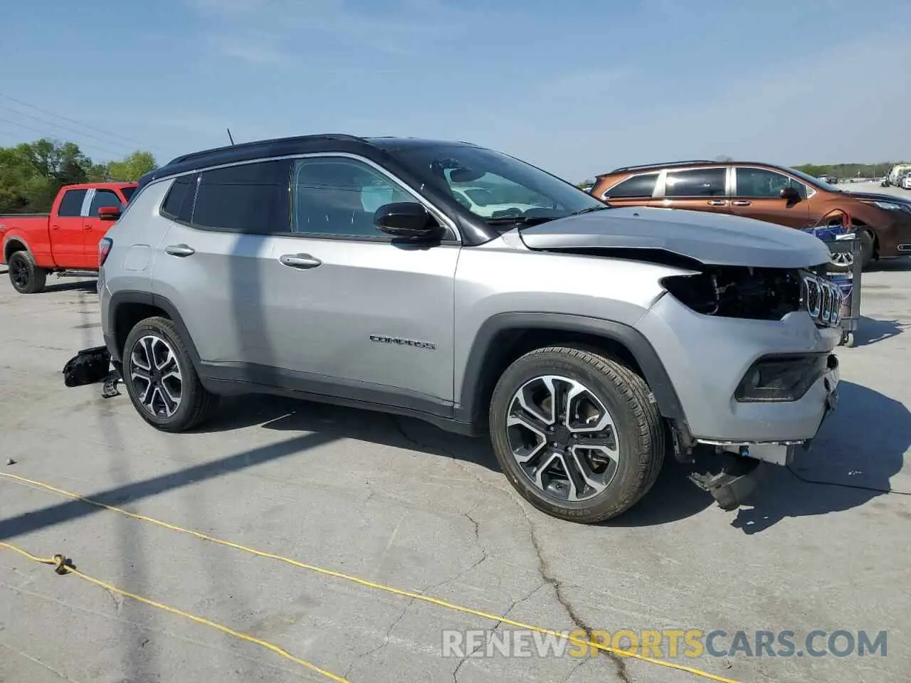 4 Photograph of a damaged car 3C4NJDCN1PT567106 JEEP COMPASS 2023