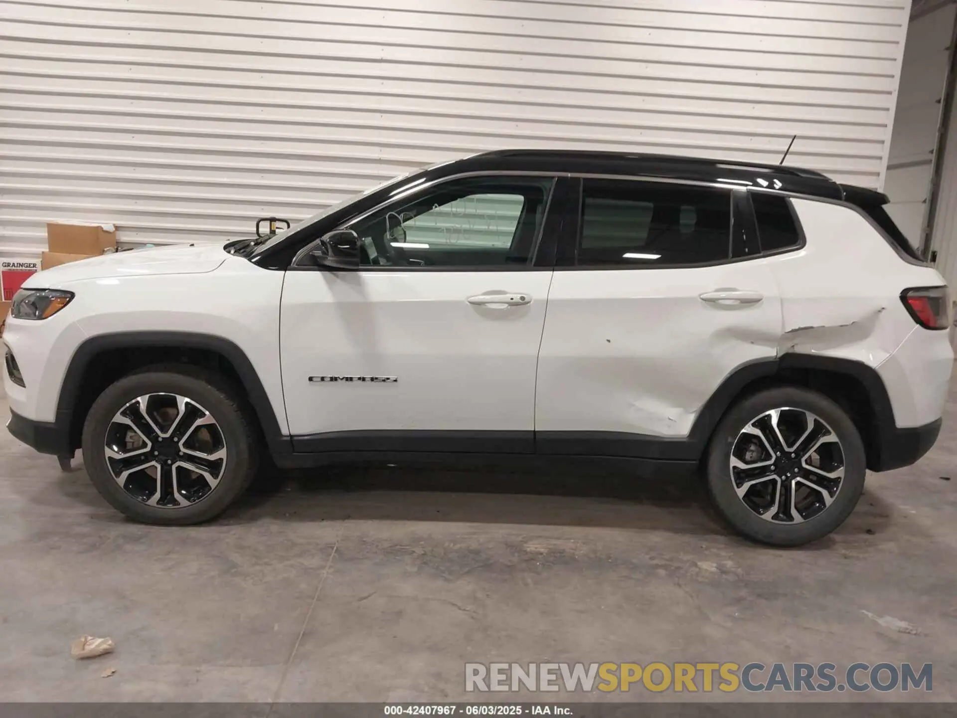 14 Photograph of a damaged car 3C4NJDCN1PT569129 JEEP COMPASS 2023