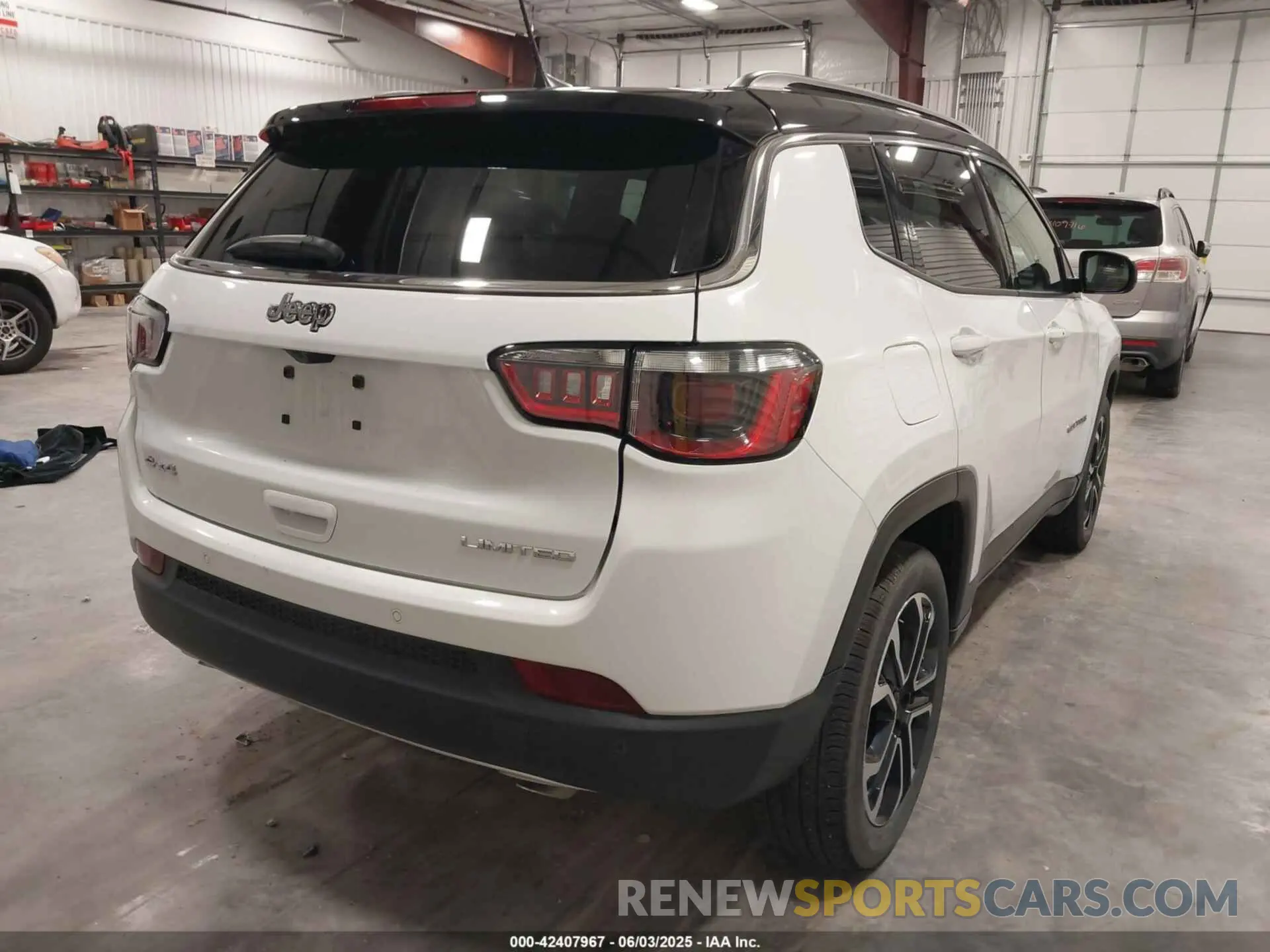 4 Photograph of a damaged car 3C4NJDCN1PT569129 JEEP COMPASS 2023