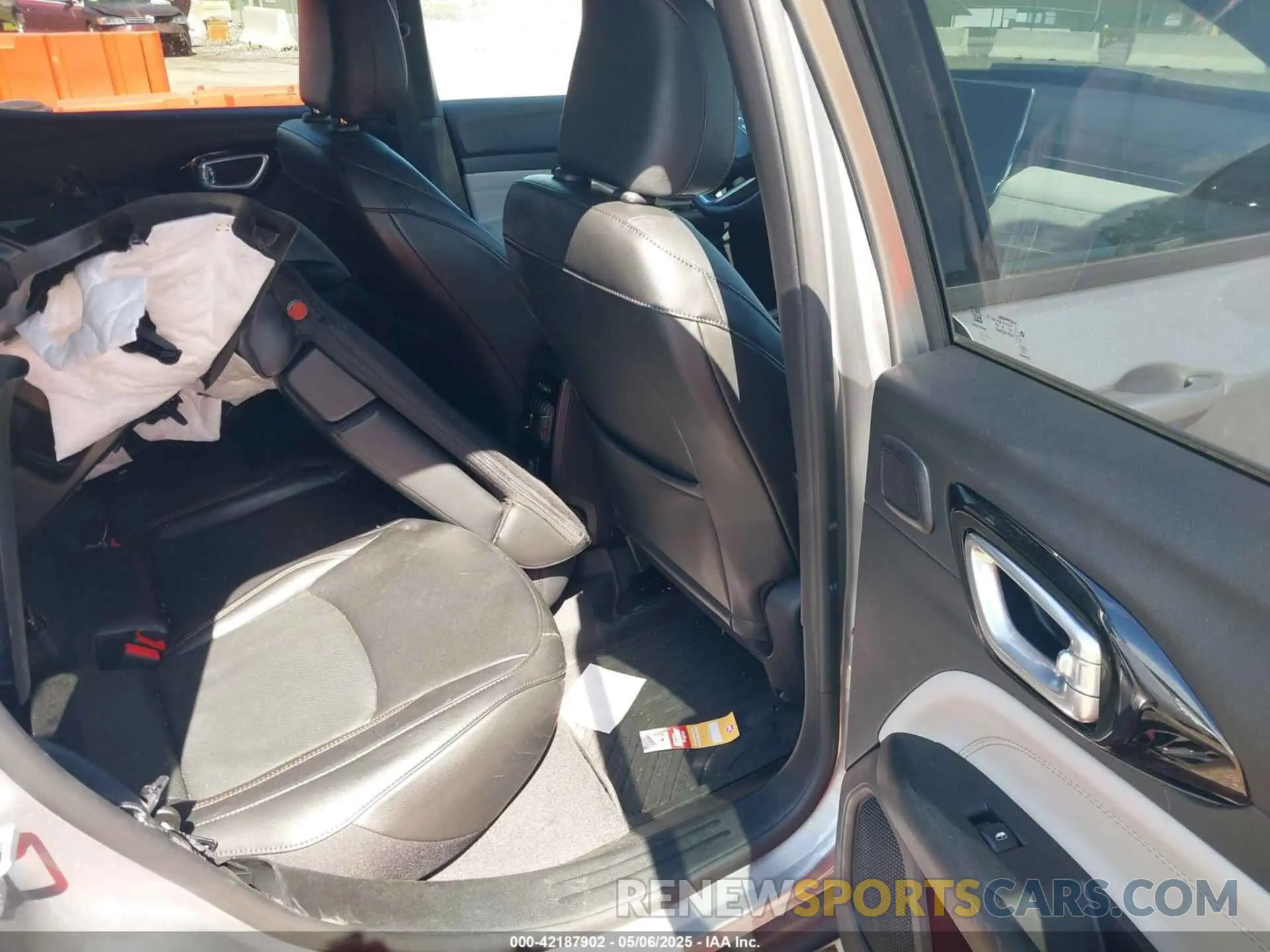 8 Photograph of a damaged car 3C4NJDCN2PT534664 JEEP COMPASS 2023