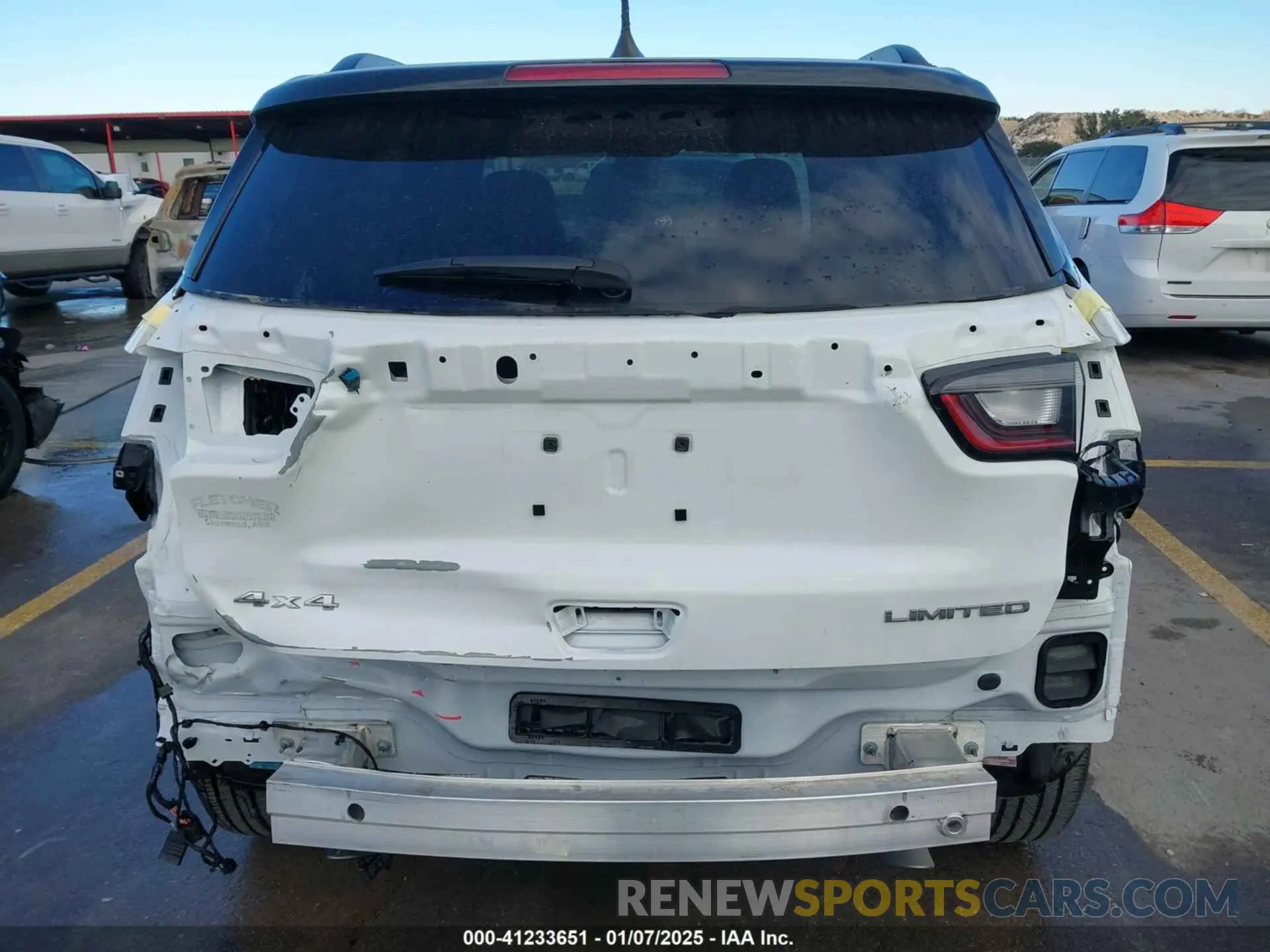 17 Photograph of a damaged car 3C4NJDCN3PT541204 JEEP COMPASS 2023