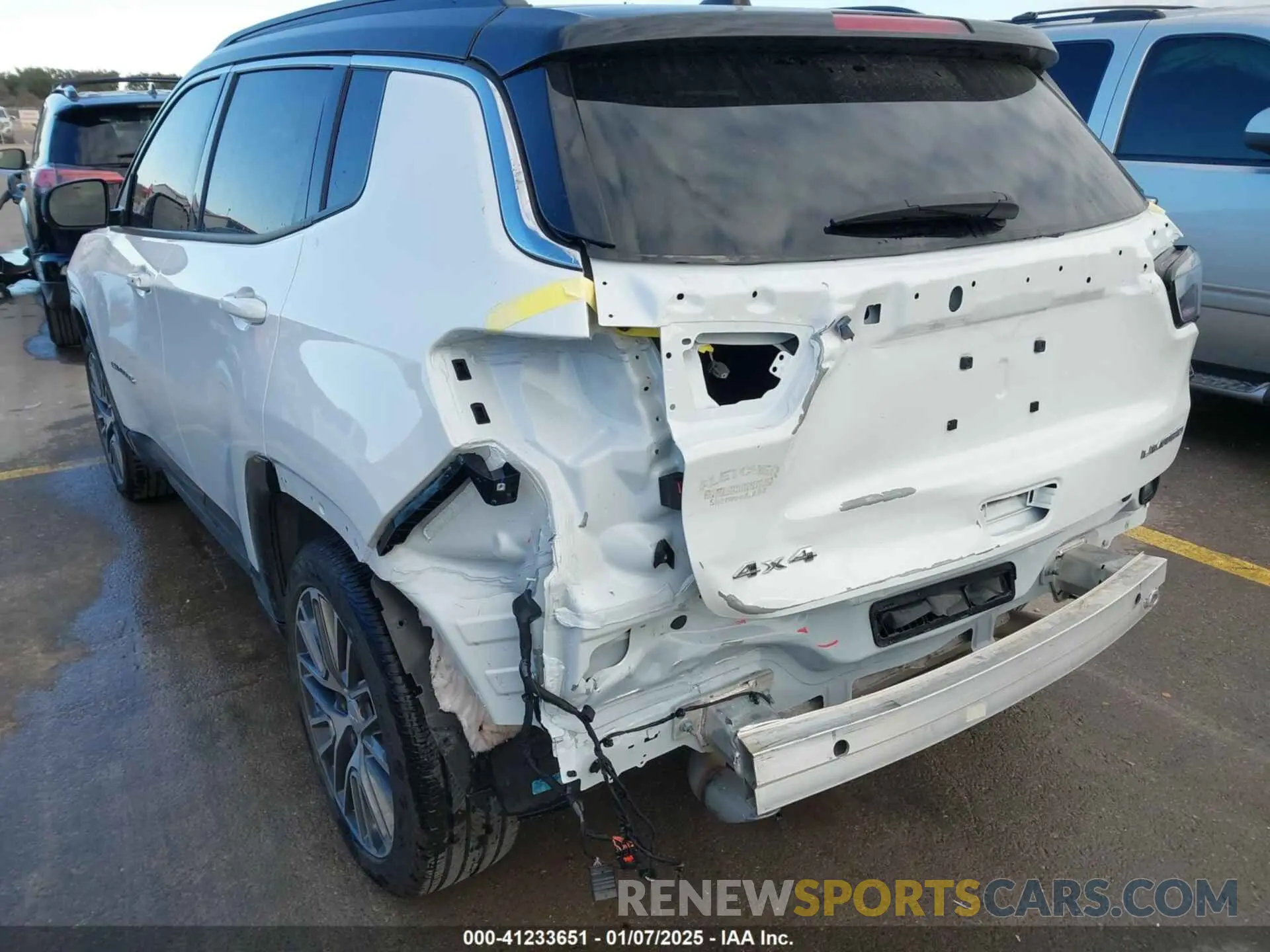 18 Photograph of a damaged car 3C4NJDCN3PT541204 JEEP COMPASS 2023