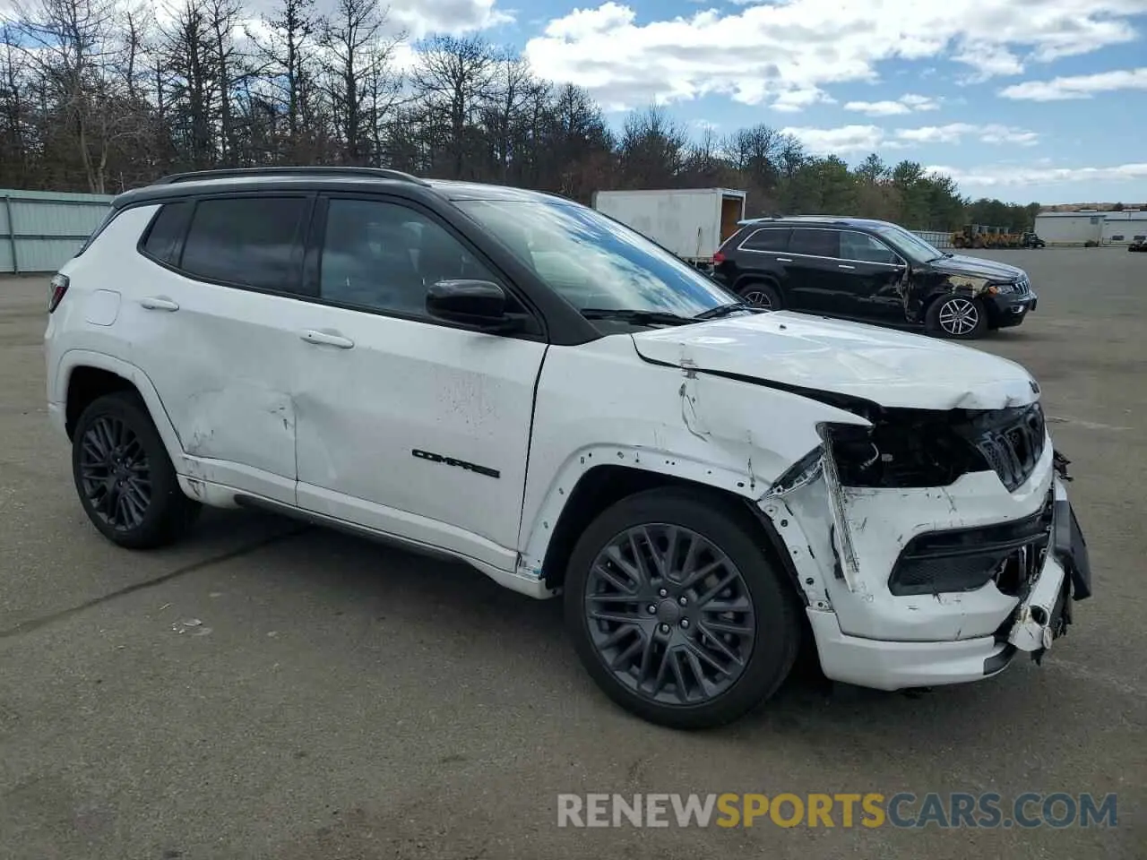 4 Photograph of a damaged car 3C4NJDCN3PT552039 JEEP COMPASS 2023