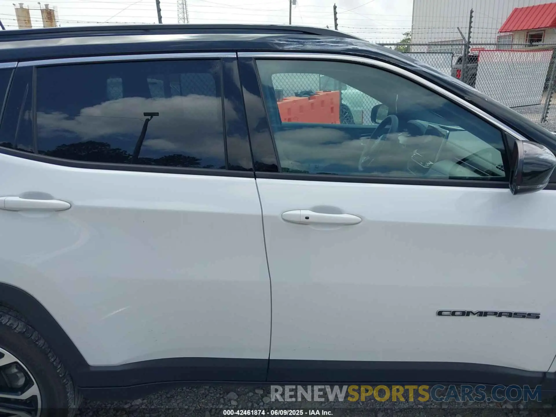 13 Photograph of a damaged car 3C4NJDCN3PT565647 JEEP COMPASS 2023