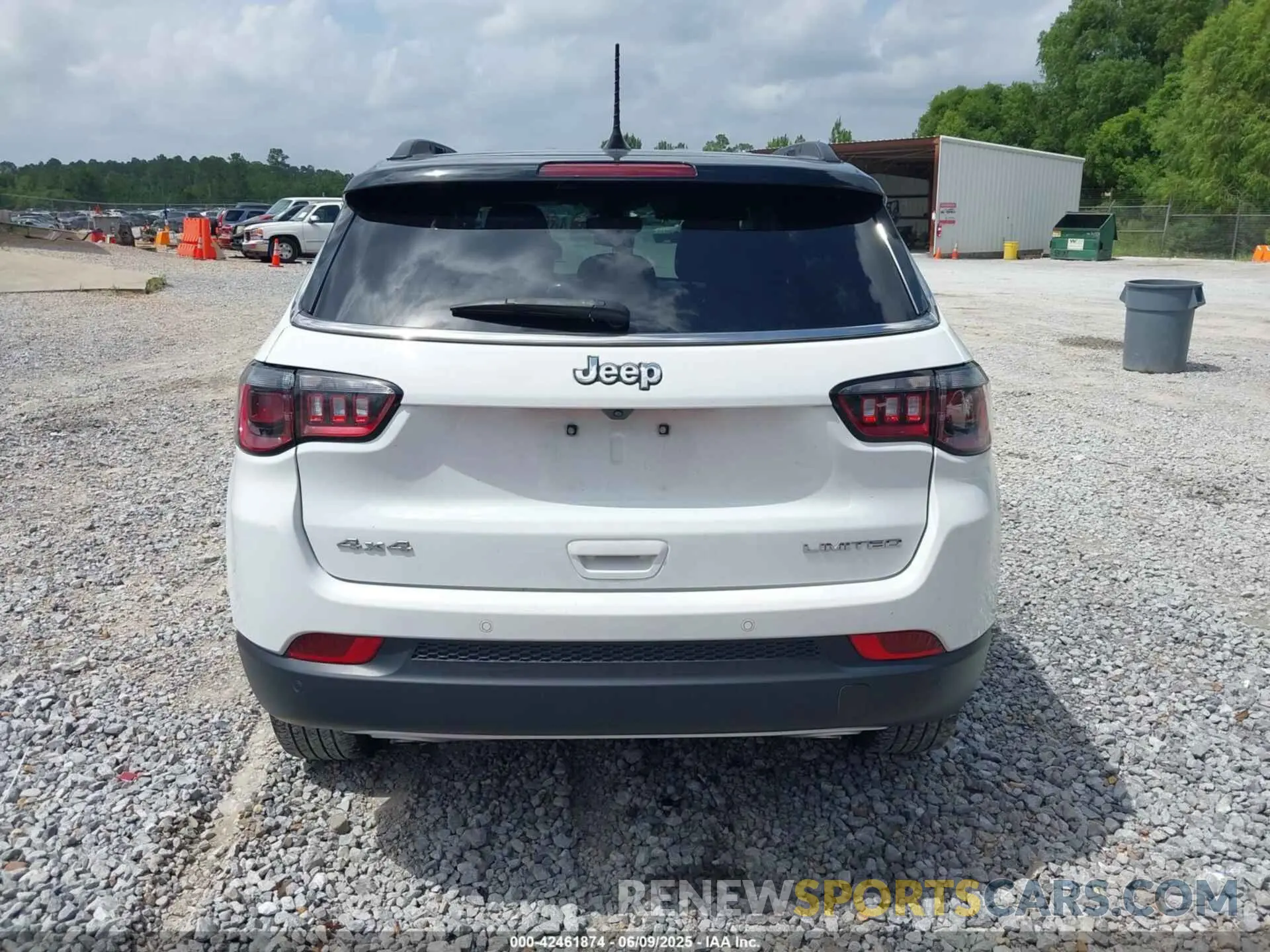 16 Photograph of a damaged car 3C4NJDCN3PT565647 JEEP COMPASS 2023