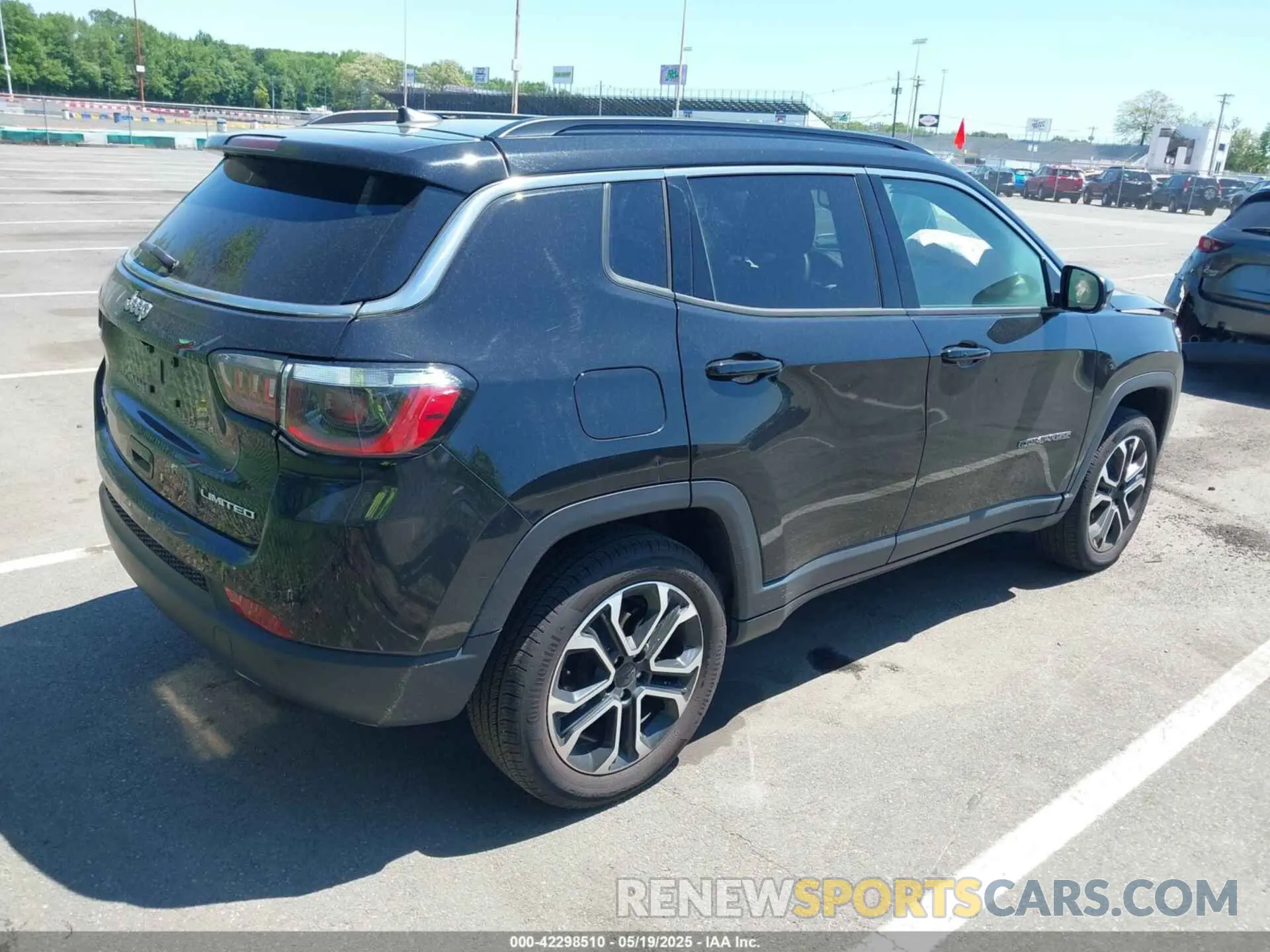 4 Photograph of a damaged car 3C4NJDCN4PT521446 JEEP COMPASS 2023