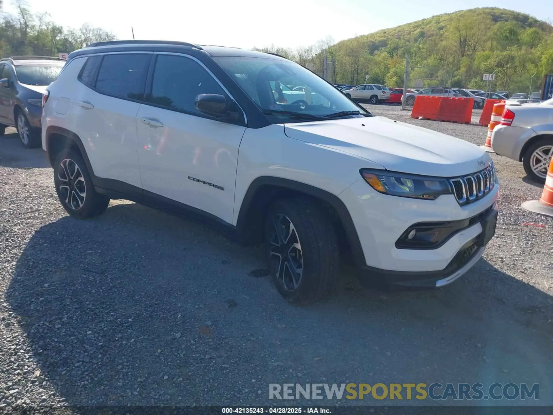 1 Photograph of a damaged car 3C4NJDCN5PT565844 JEEP COMPASS 2023