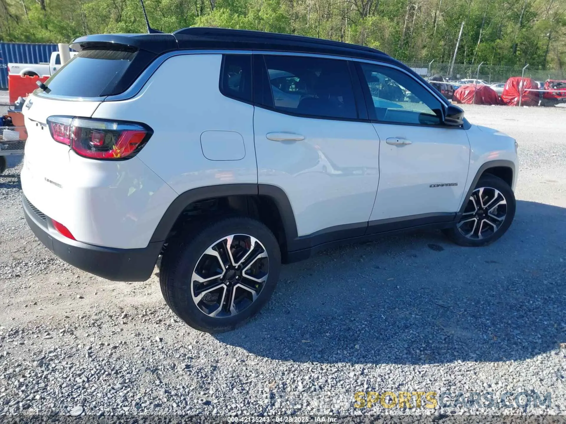4 Photograph of a damaged car 3C4NJDCN5PT565844 JEEP COMPASS 2023