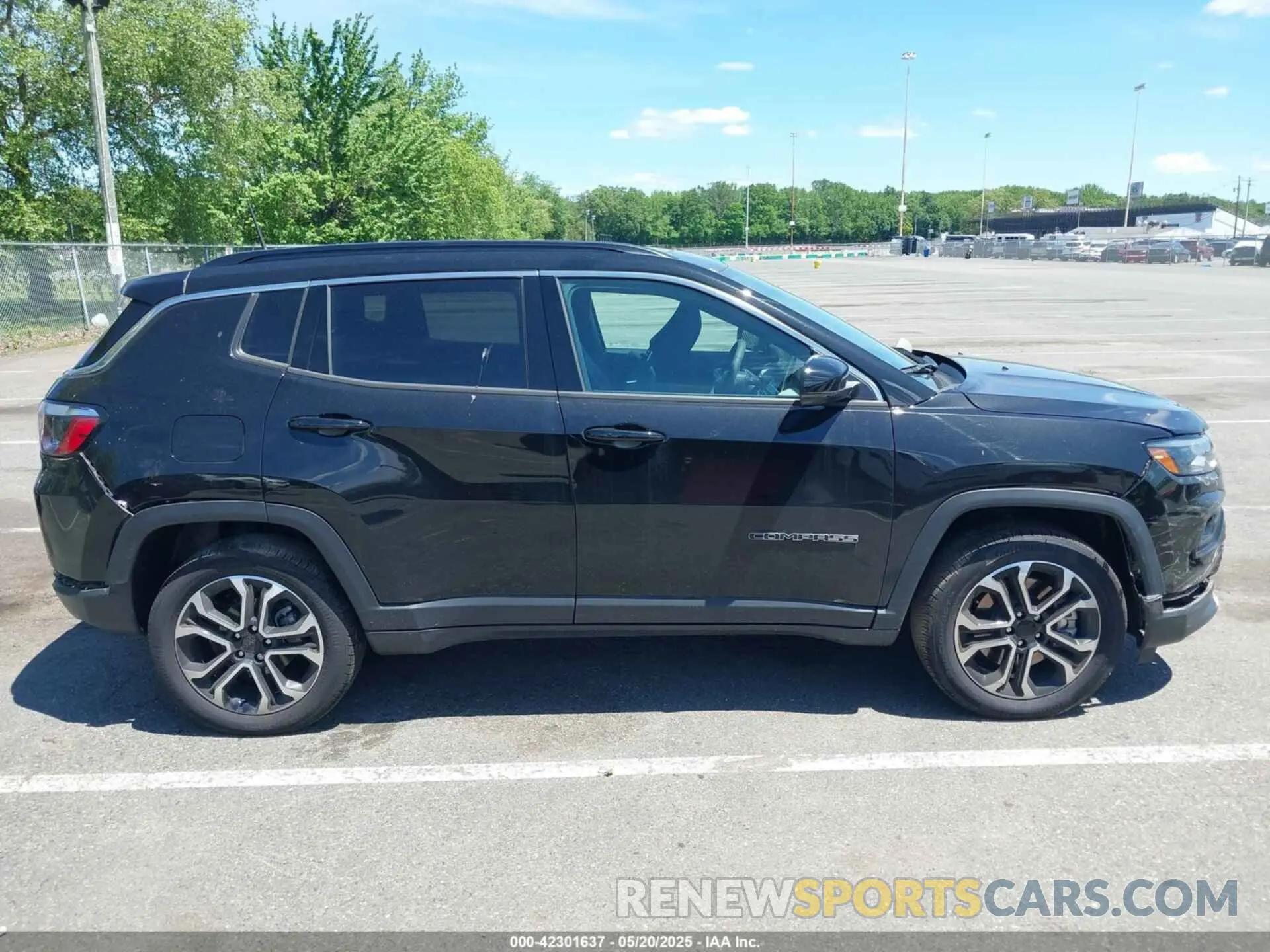13 Photograph of a damaged car 3C4NJDCN6PT556523 JEEP COMPASS 2023