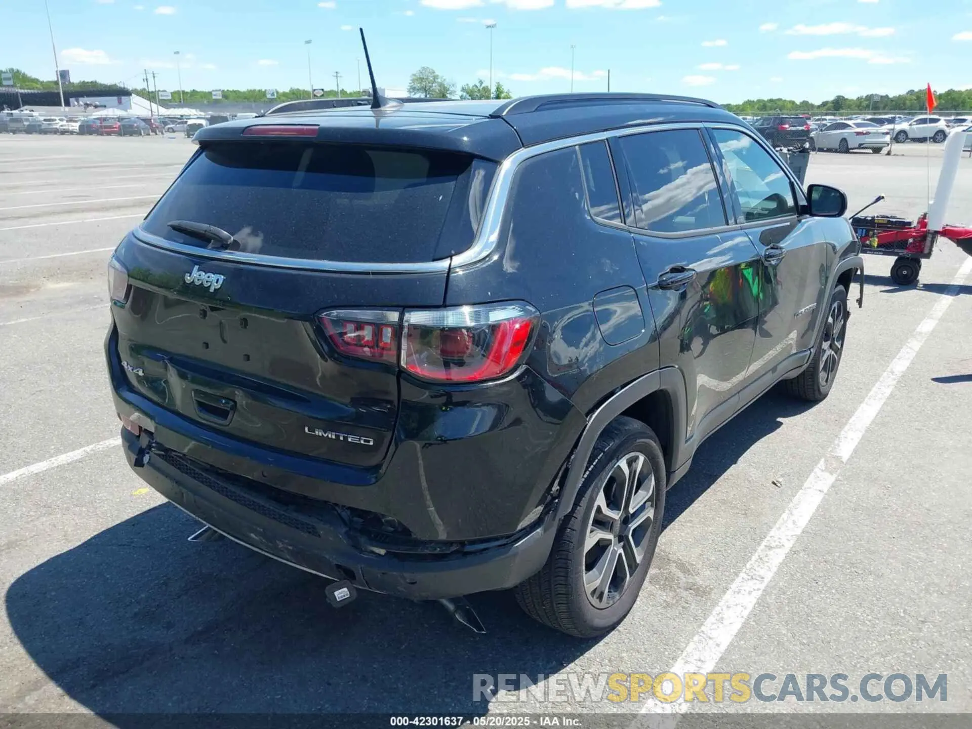 4 Photograph of a damaged car 3C4NJDCN6PT556523 JEEP COMPASS 2023