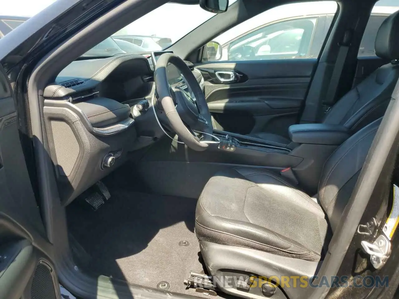 7 Photograph of a damaged car 3C4NJDCN7PT500686 JEEP COMPASS 2023