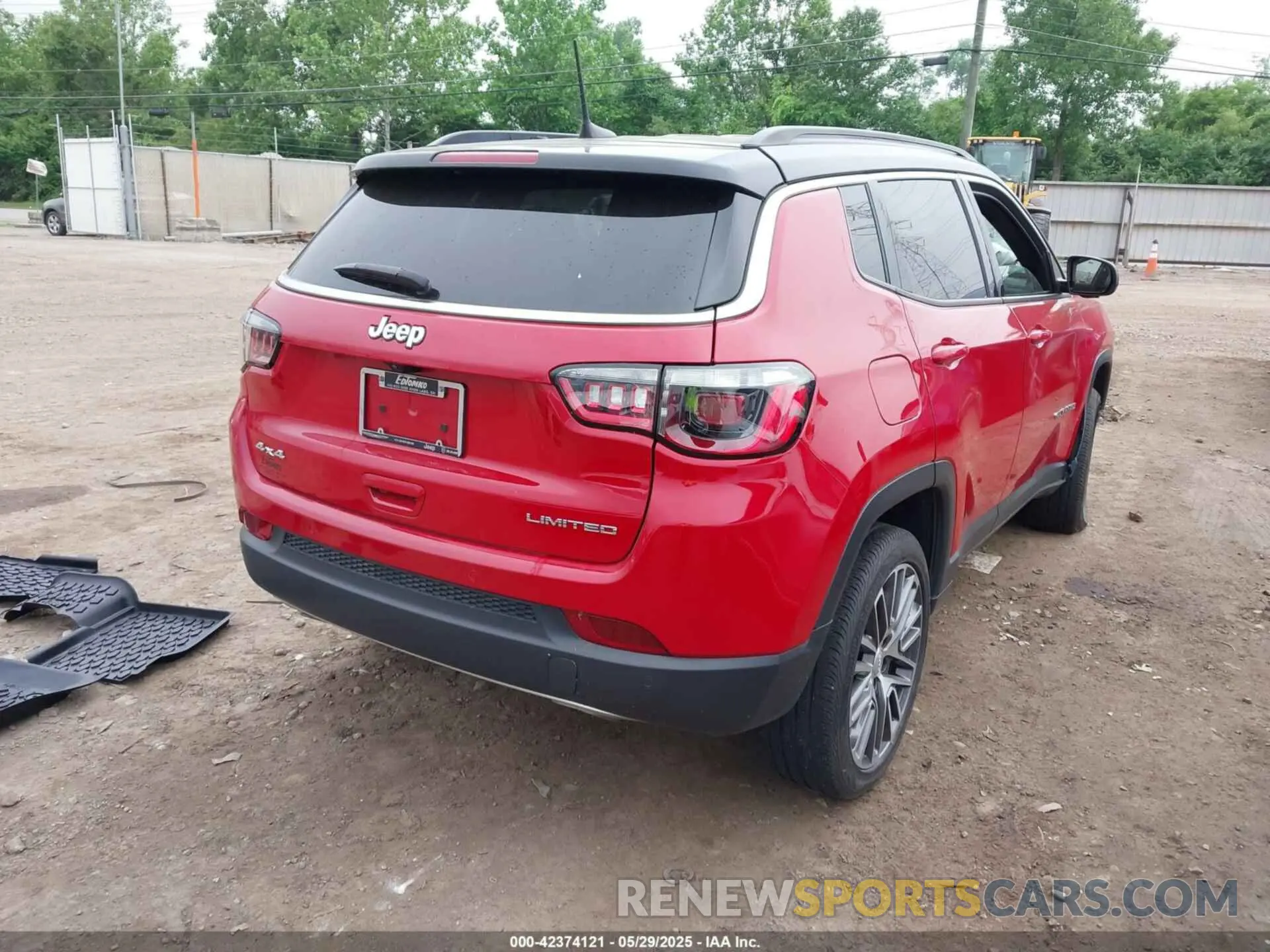 4 Photograph of a damaged car 3C4NJDCN7PT531789 JEEP COMPASS 2023