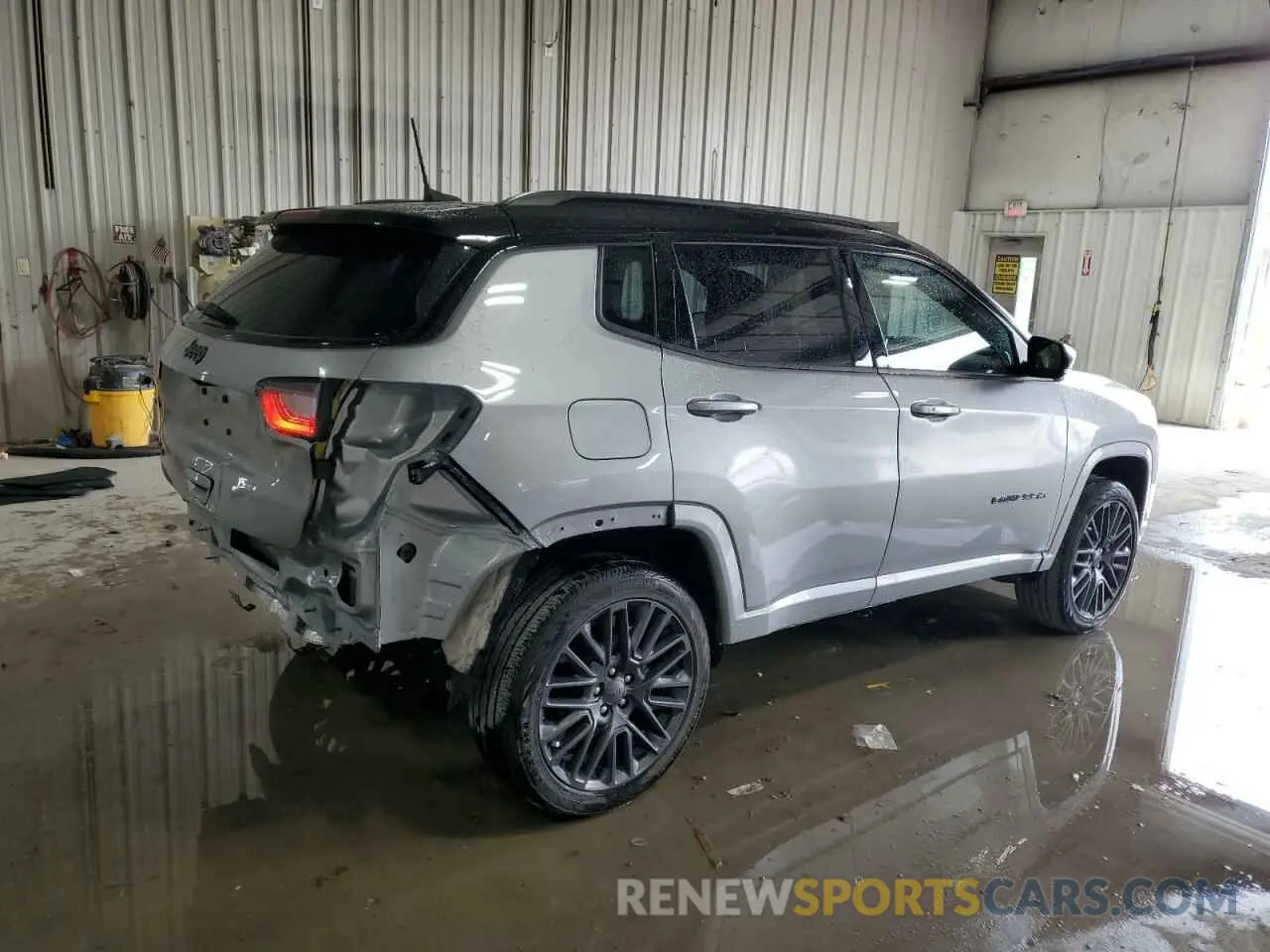 3 Photograph of a damaged car 3C4NJDCN7PT535874 JEEP COMPASS 2023