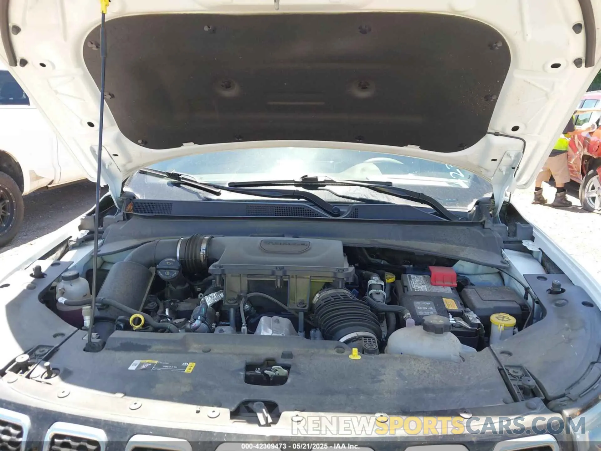 10 Photograph of a damaged car 3C4NJDCN7PT555428 JEEP COMPASS 2023