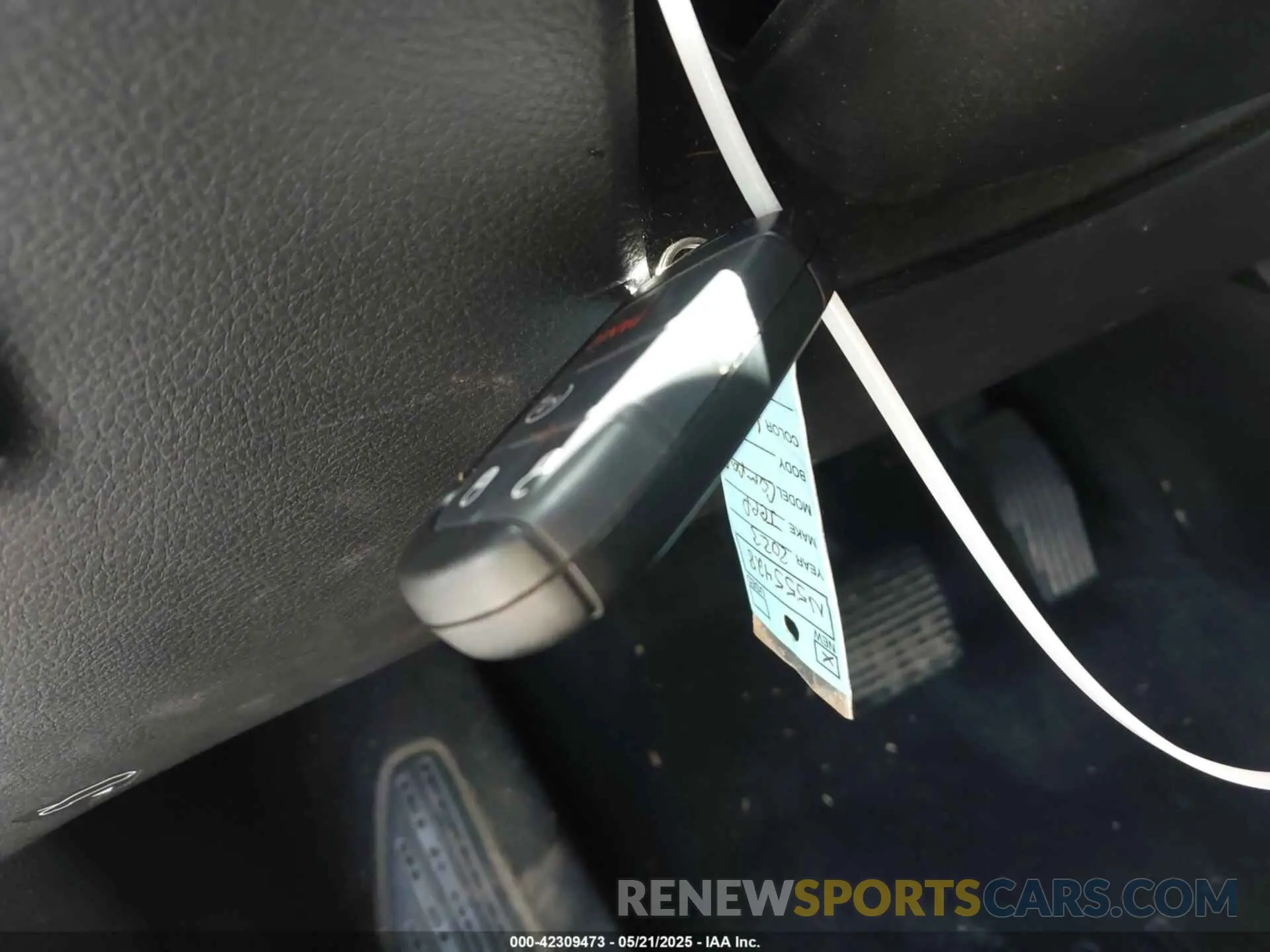 11 Photograph of a damaged car 3C4NJDCN7PT555428 JEEP COMPASS 2023
