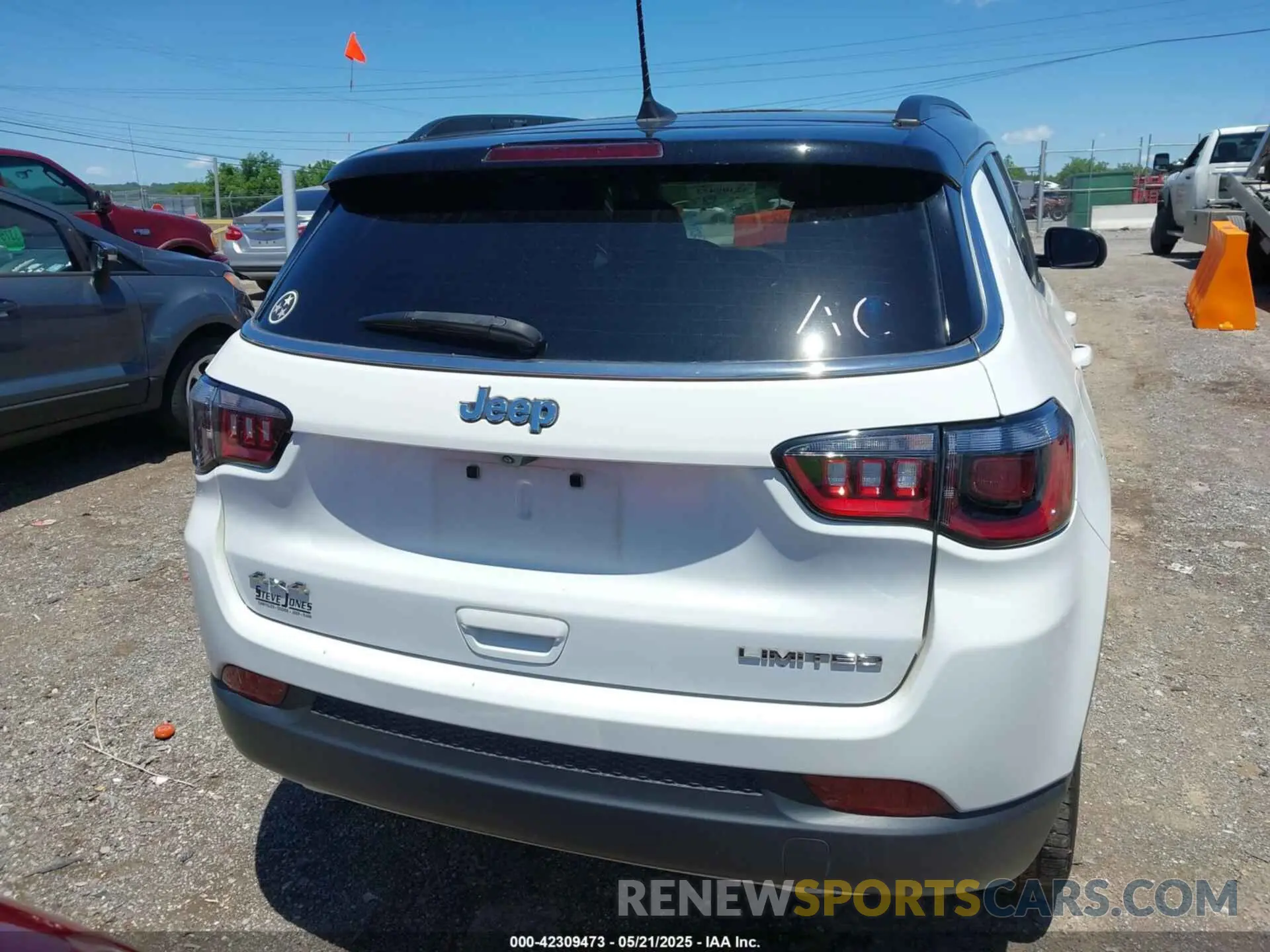 16 Photograph of a damaged car 3C4NJDCN7PT555428 JEEP COMPASS 2023