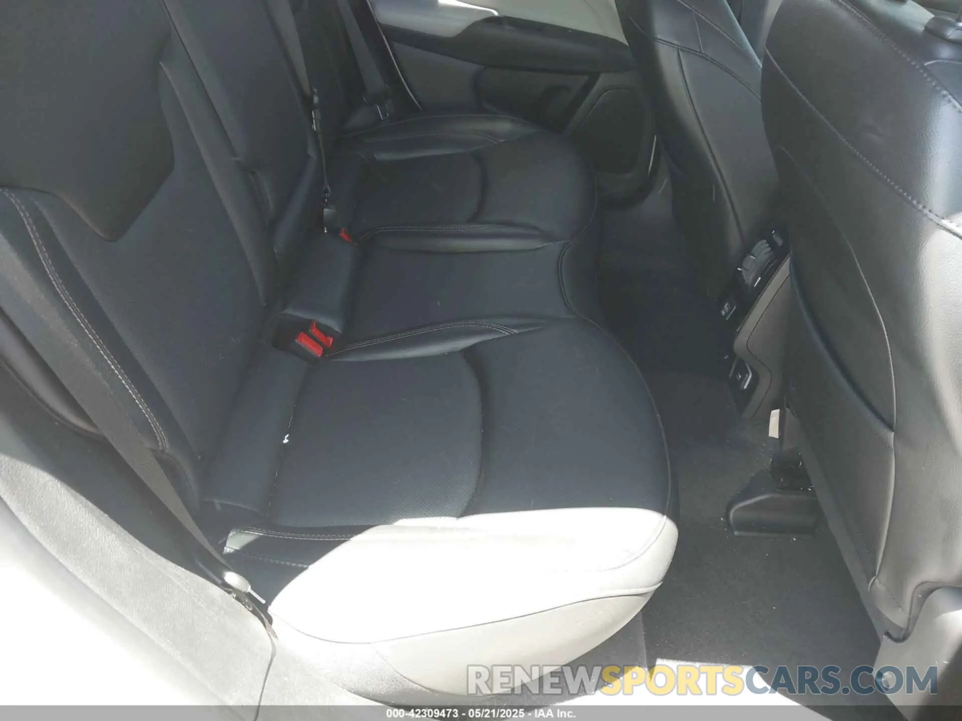 8 Photograph of a damaged car 3C4NJDCN7PT555428 JEEP COMPASS 2023