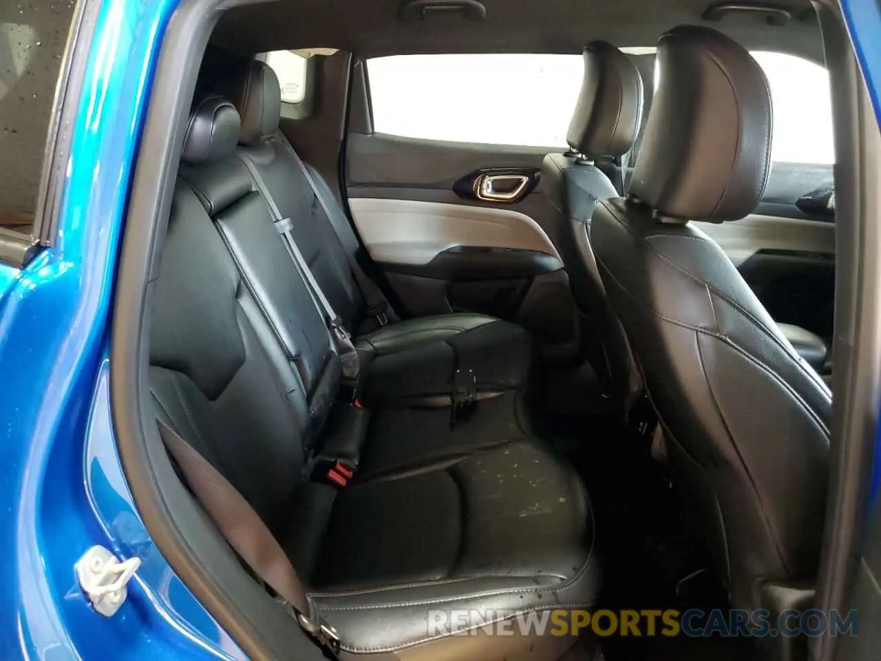 11 Photograph of a damaged car 3C4NJDCN7PT566056 JEEP COMPASS 2023