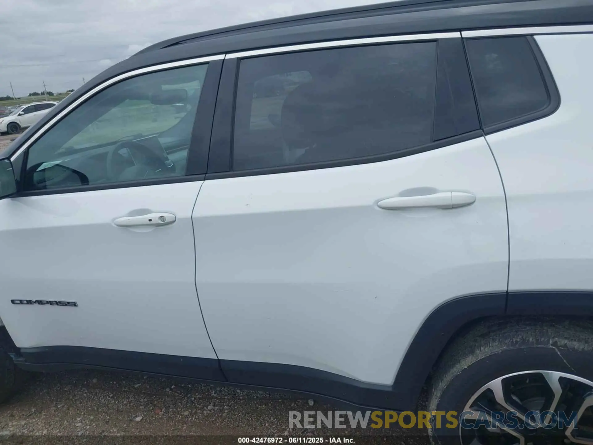 14 Photograph of a damaged car 3C4NJDCN7PT566543 JEEP COMPASS 2023
