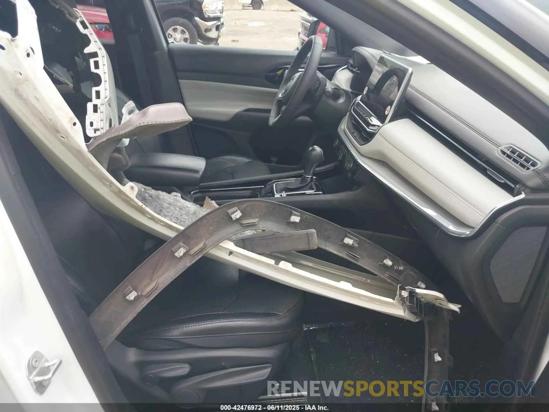 5 Photograph of a damaged car 3C4NJDCN7PT566543 JEEP COMPASS 2023