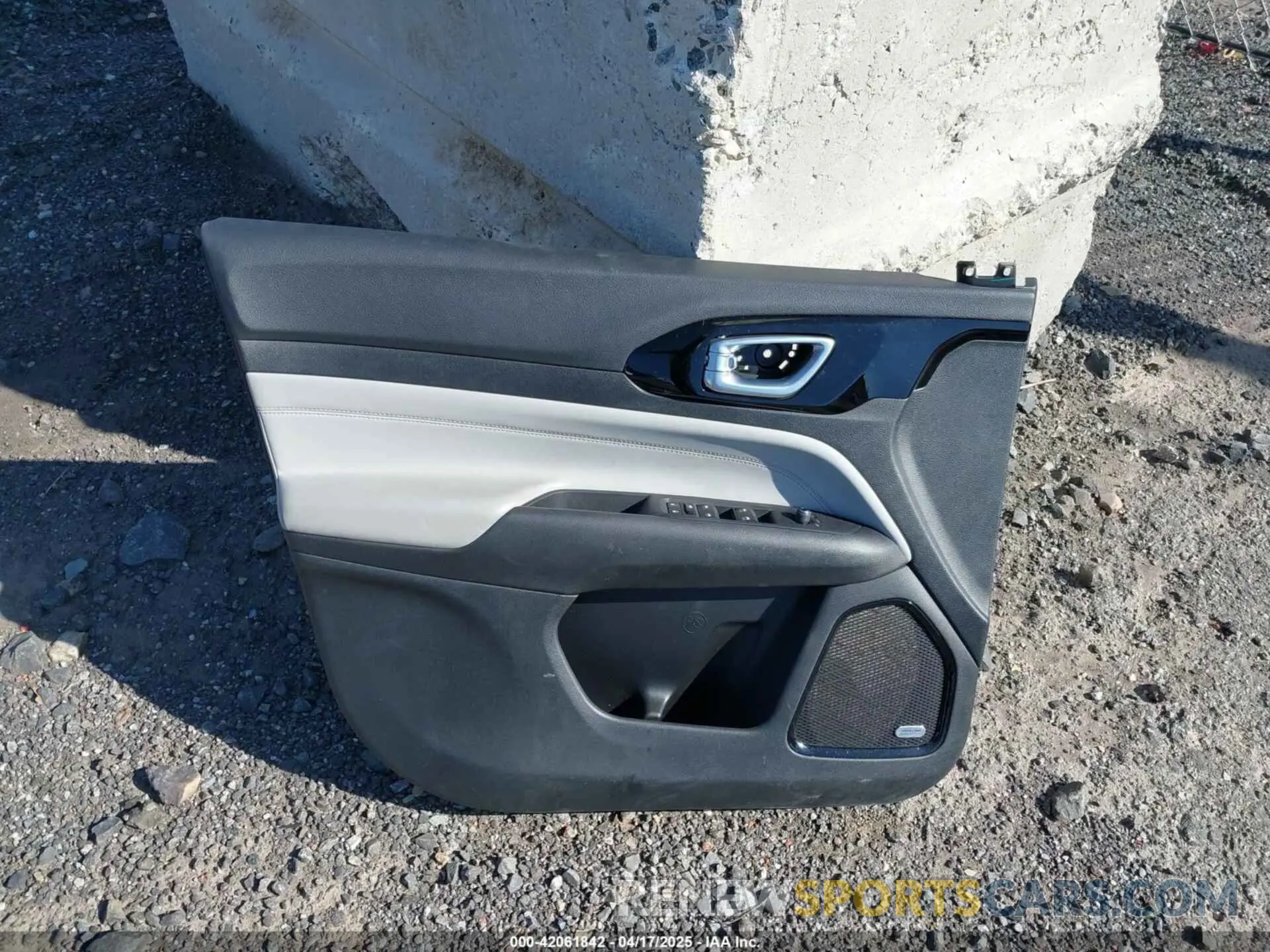 12 Photograph of a damaged car 3C4NJDCN8PT534989 JEEP COMPASS 2023
