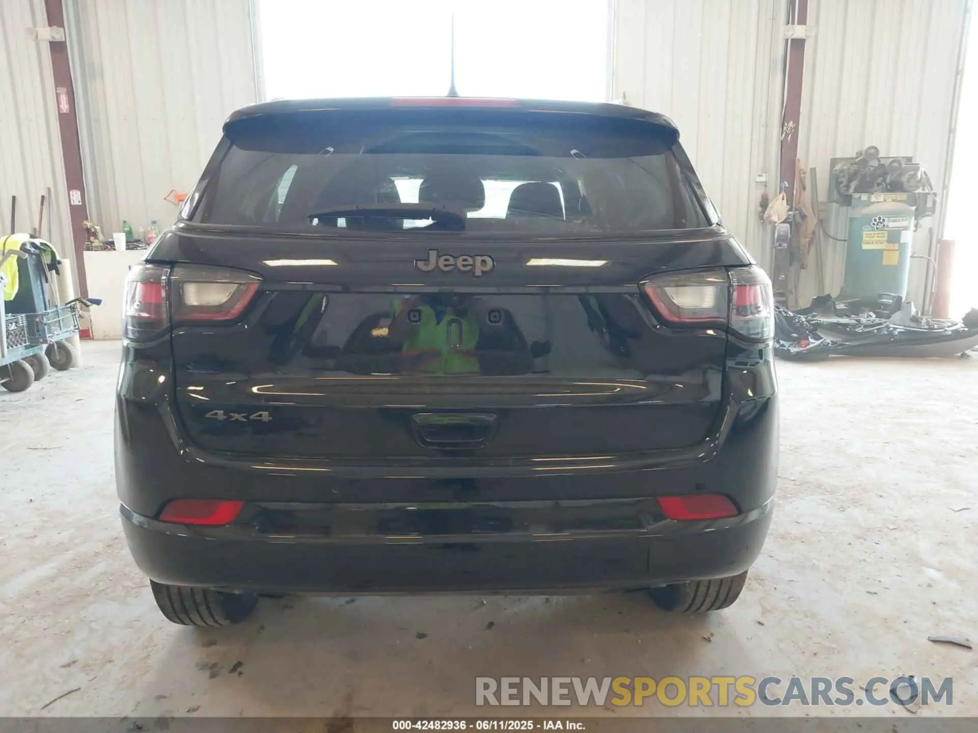16 Photograph of a damaged car 3C4NJDCN8PT546852 JEEP COMPASS 2023
