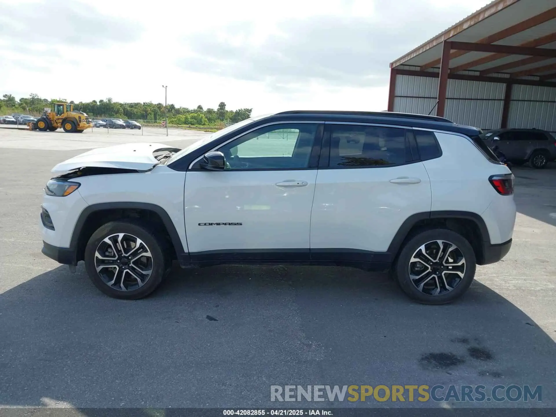 14 Photograph of a damaged car 3C4NJDCN8PT565904 JEEP COMPASS 2023
