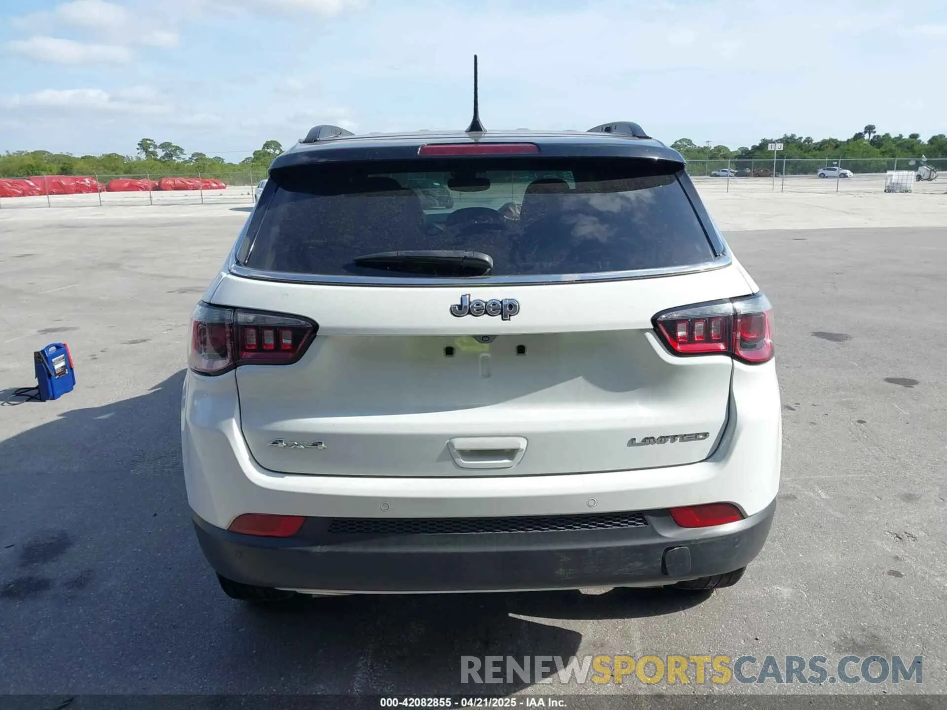16 Photograph of a damaged car 3C4NJDCN8PT565904 JEEP COMPASS 2023