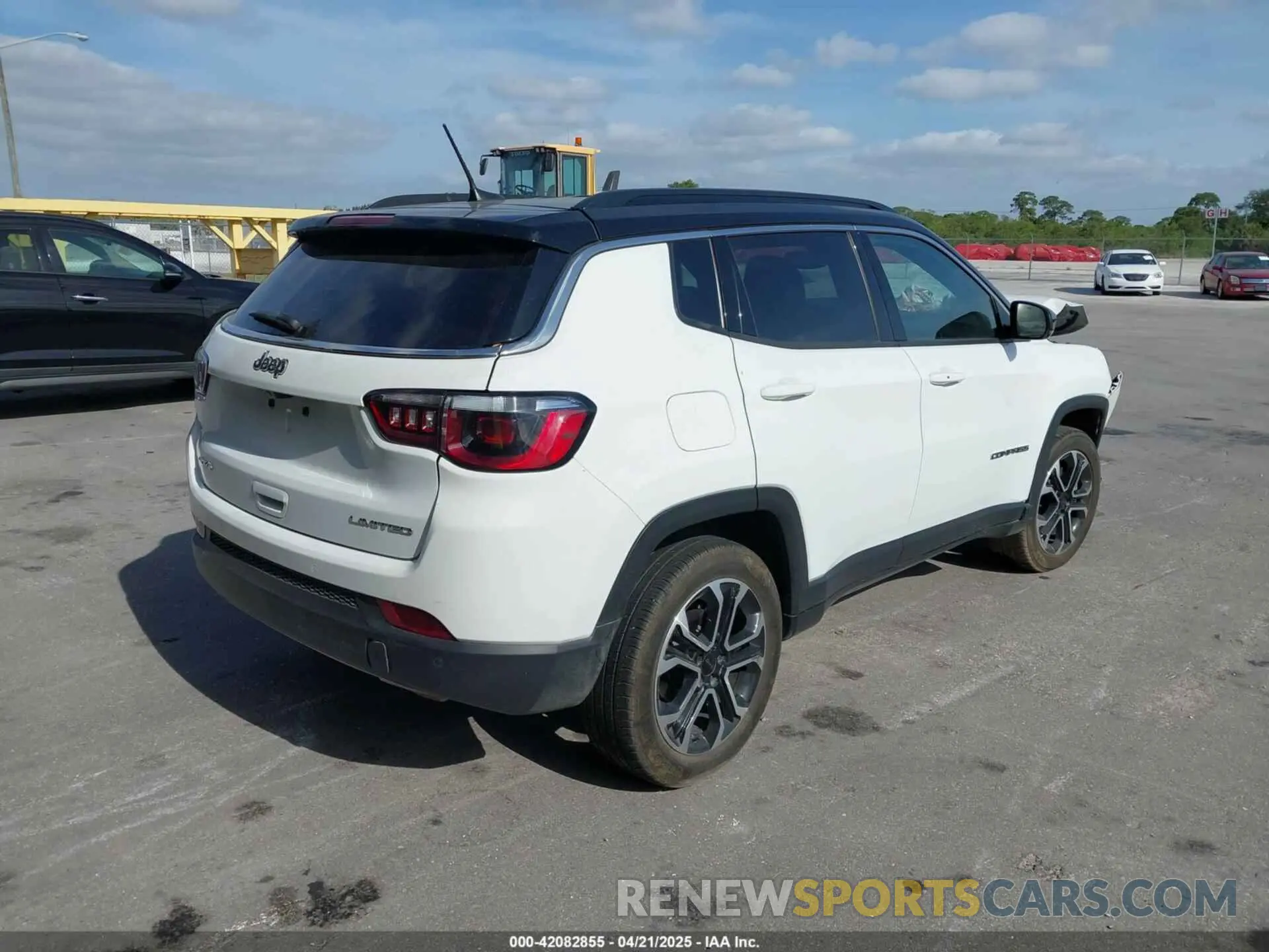 4 Photograph of a damaged car 3C4NJDCN8PT565904 JEEP COMPASS 2023