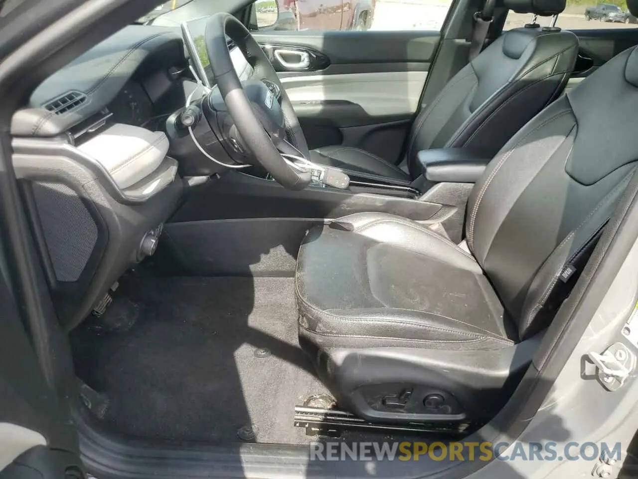 7 Photograph of a damaged car 3C4NJDCN8PT572187 JEEP COMPASS 2023