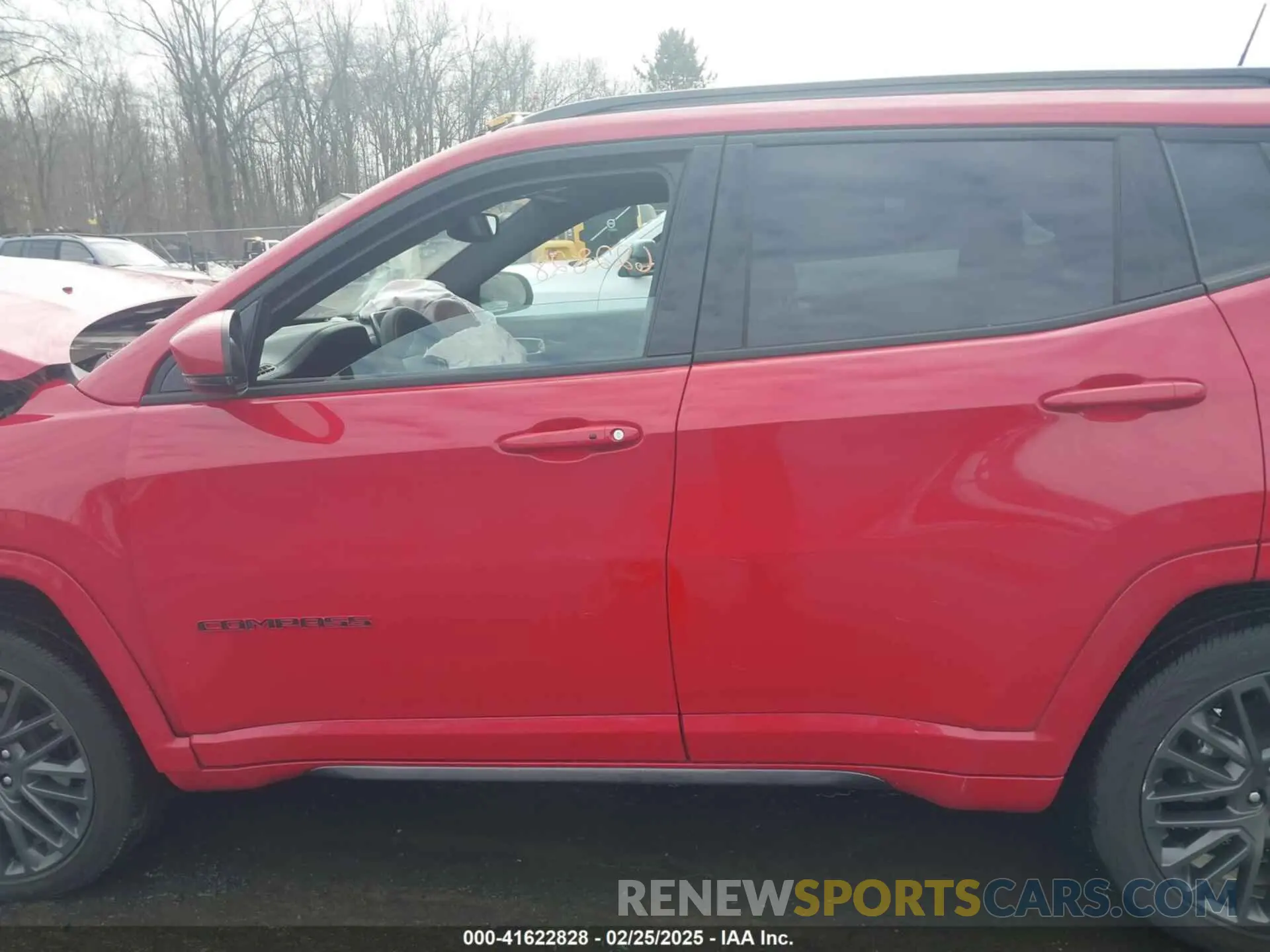 14 Photograph of a damaged car 3C4NJDCN9PT531292 JEEP COMPASS 2023