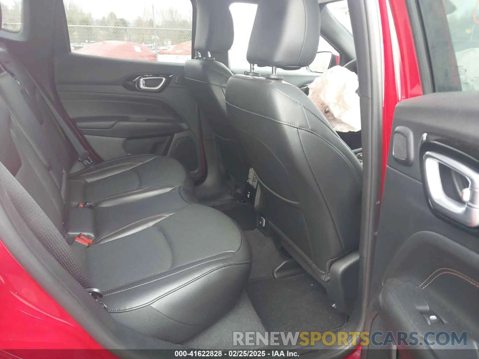 8 Photograph of a damaged car 3C4NJDCN9PT531292 JEEP COMPASS 2023