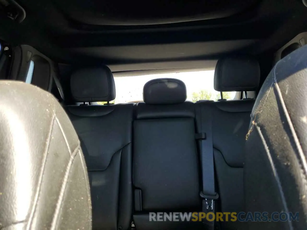 10 Photograph of a damaged car 3C4NJDCN9PT562557 JEEP COMPASS 2023