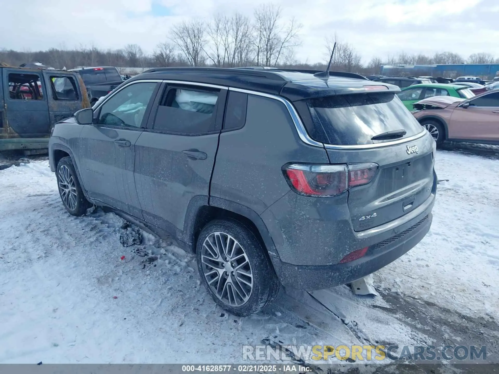 3 Photograph of a damaged car 3C4NJDCNXPT541331 JEEP COMPASS 2023