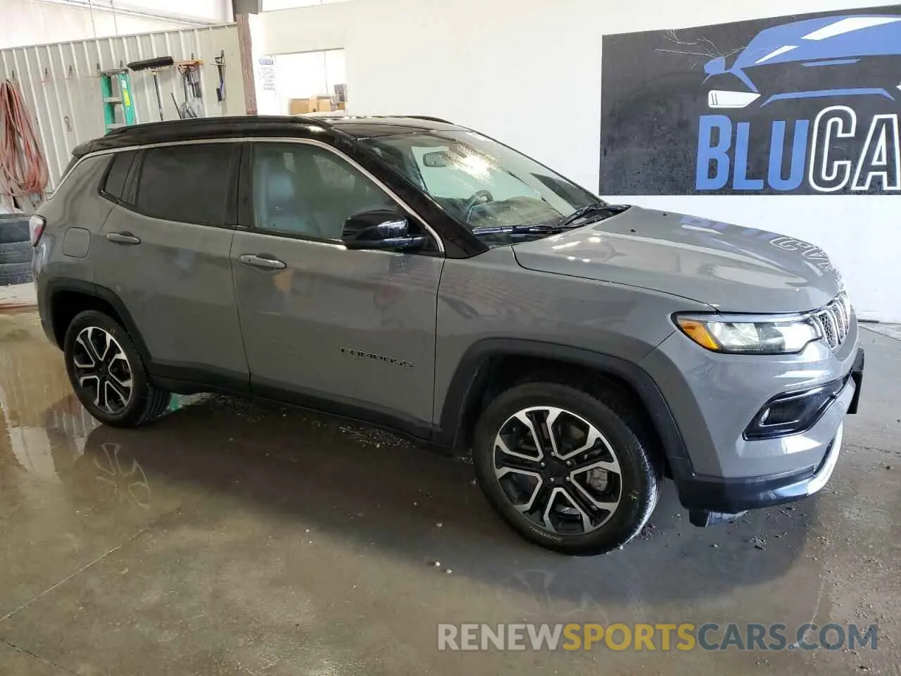 4 Photograph of a damaged car 3C4NJDCNXPT564799 JEEP COMPASS 2023