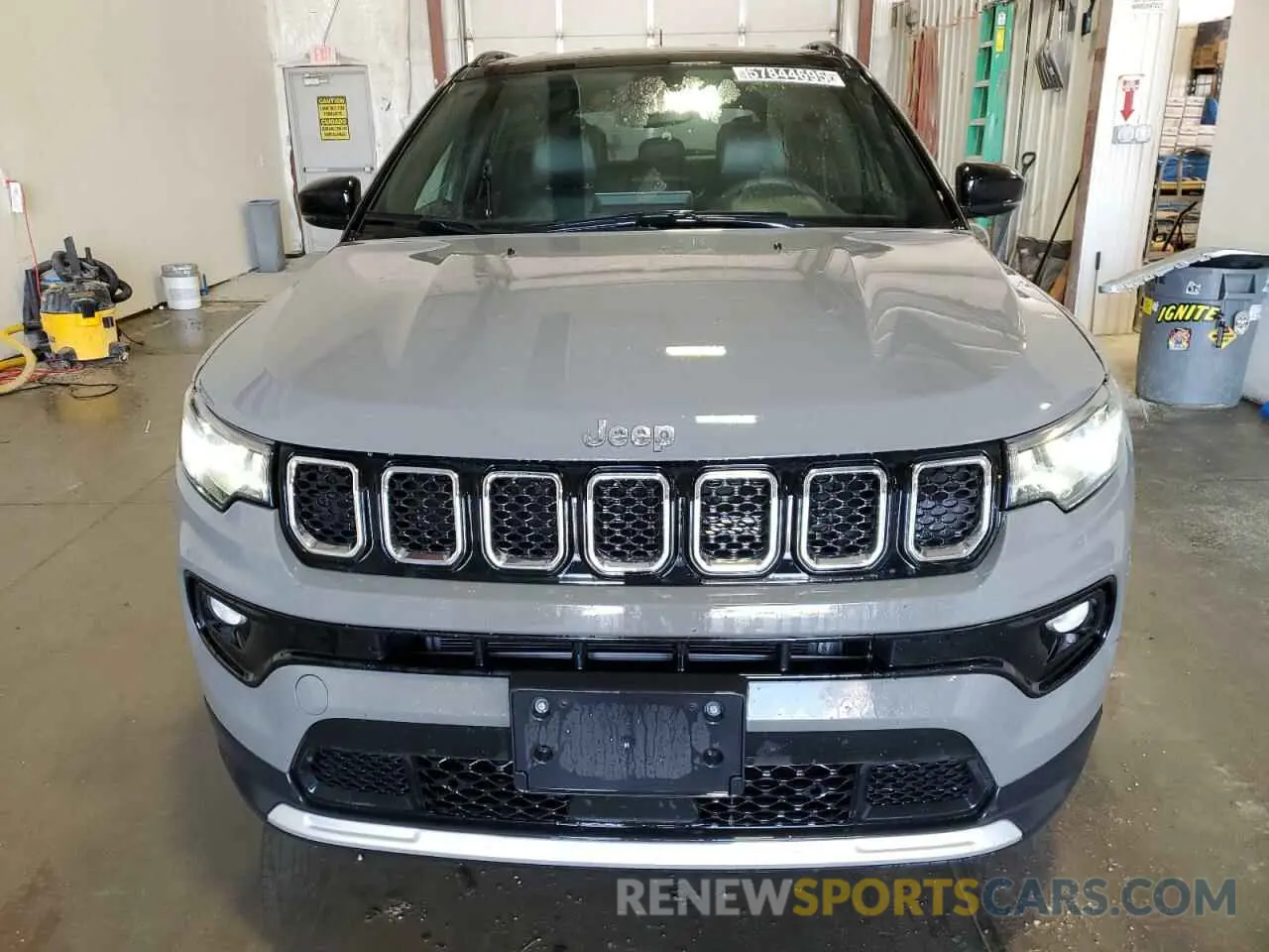 5 Photograph of a damaged car 3C4NJDCNXPT564799 JEEP COMPASS 2023