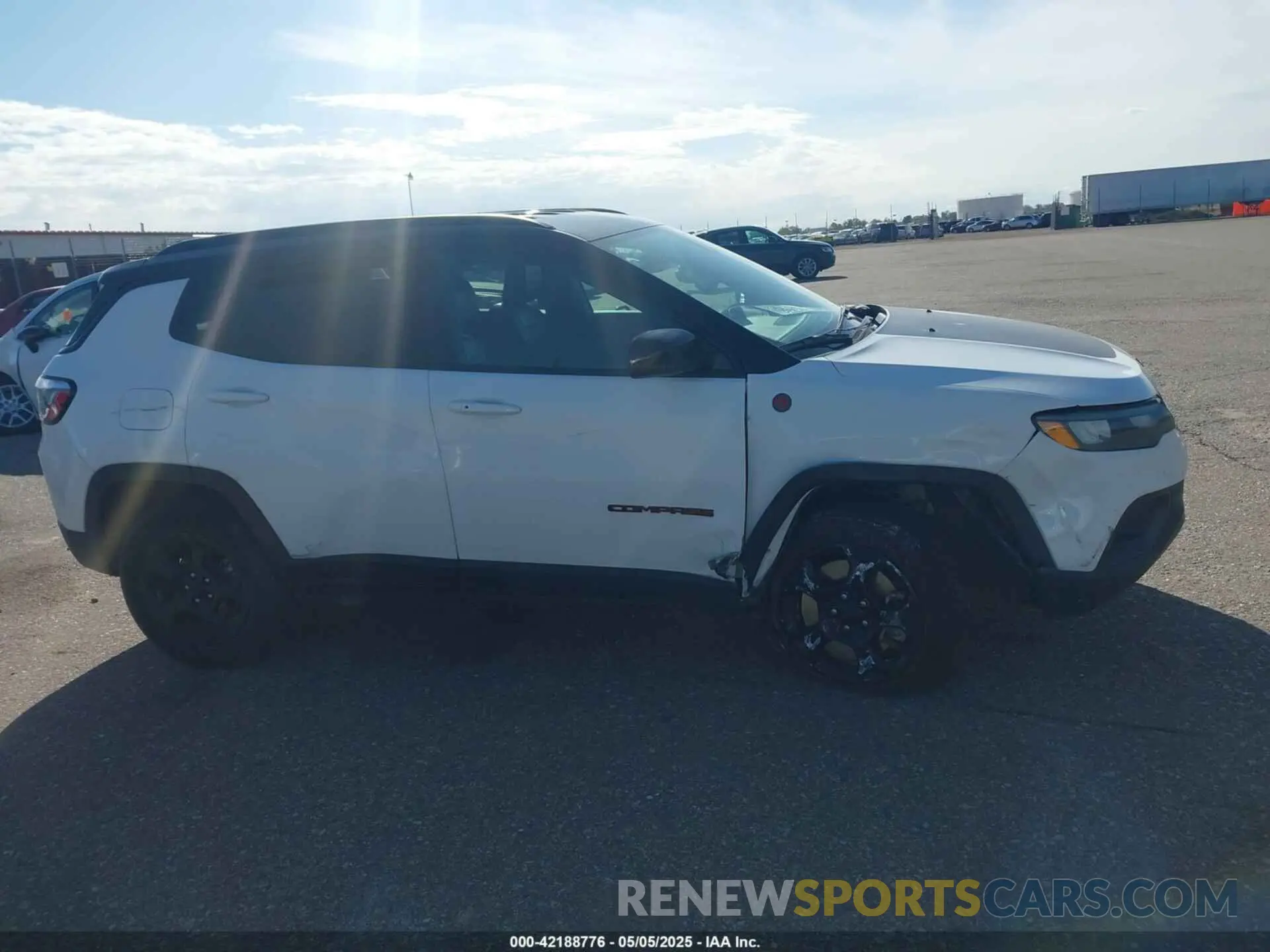 12 Photograph of a damaged car 3C4NJDDN0PT566656 JEEP COMPASS 2023