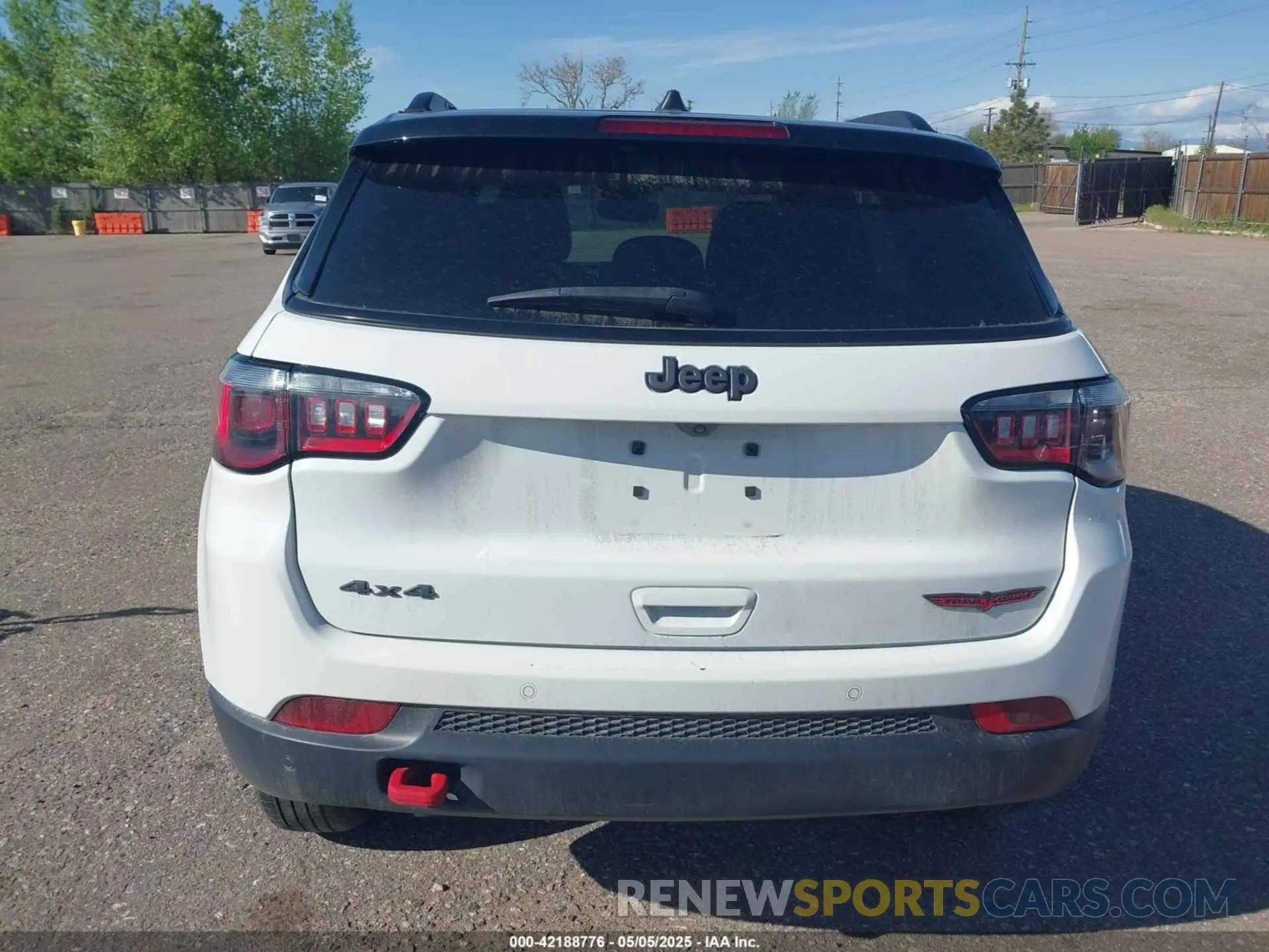 15 Photograph of a damaged car 3C4NJDDN0PT566656 JEEP COMPASS 2023