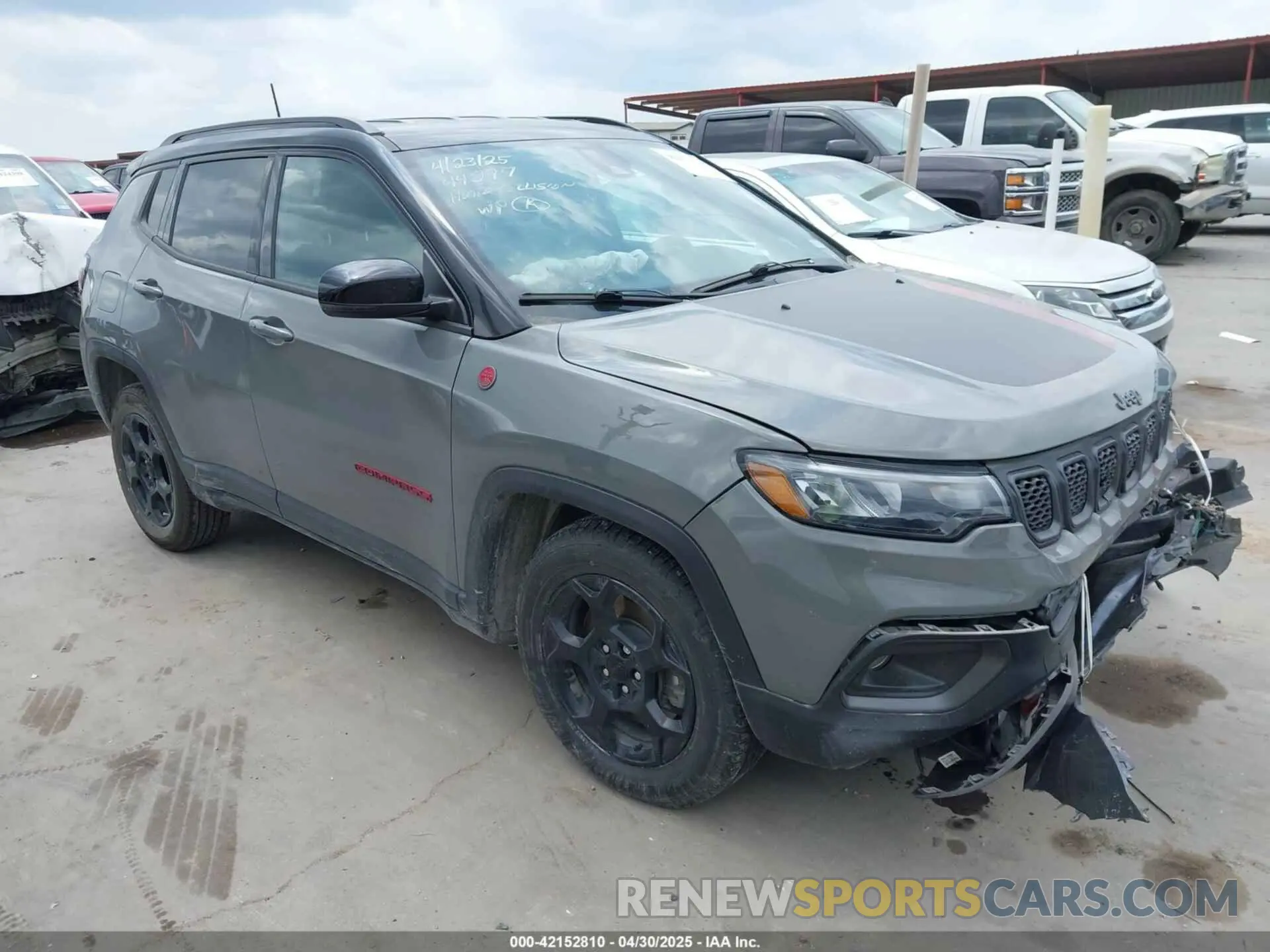 1 Photograph of a damaged car 3C4NJDDN1PT556640 JEEP COMPASS 2023