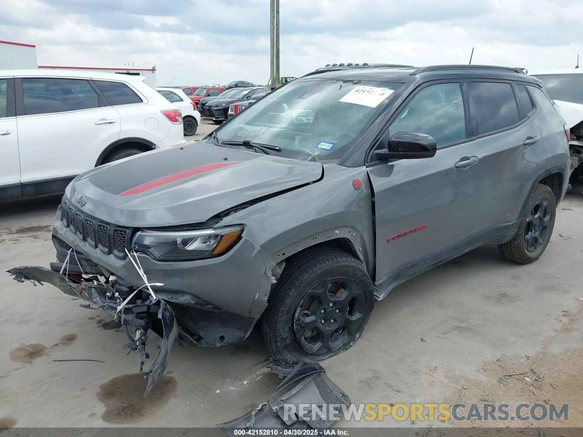 2 Photograph of a damaged car 3C4NJDDN1PT556640 JEEP COMPASS 2023