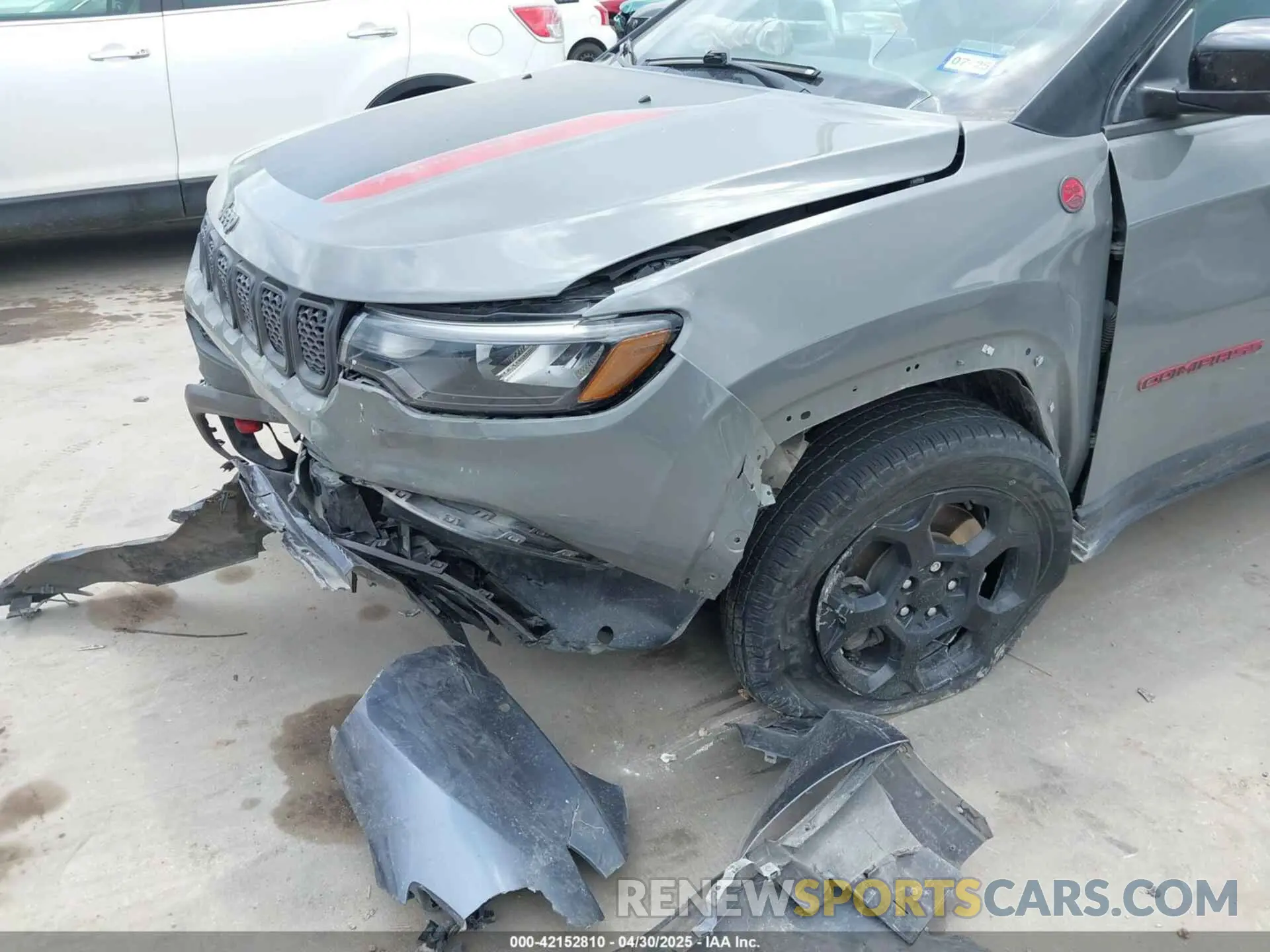 6 Photograph of a damaged car 3C4NJDDN1PT556640 JEEP COMPASS 2023