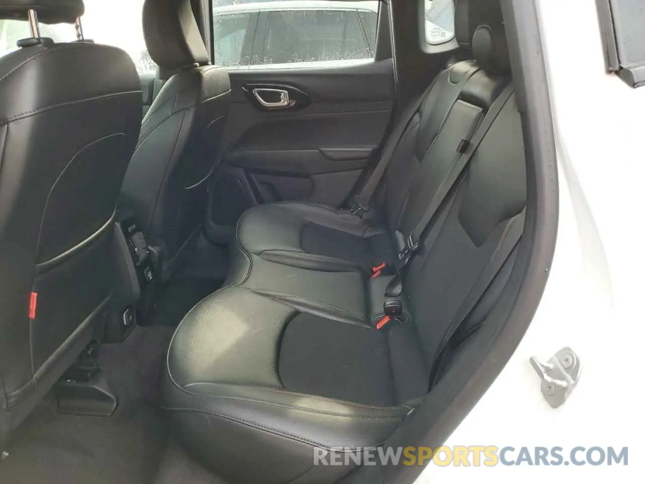 11 Photograph of a damaged car 3C4NJDDN1PT566763 JEEP COMPASS 2023