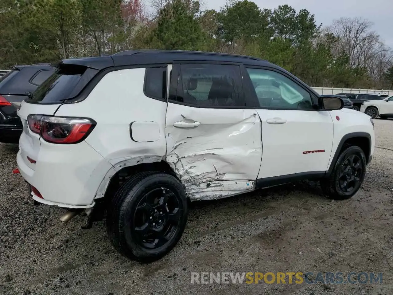 3 Photograph of a damaged car 3C4NJDDN1PT566763 JEEP COMPASS 2023