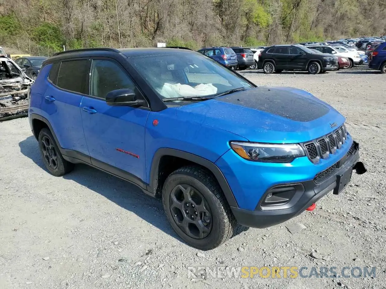 4 Photograph of a damaged car 3C4NJDDN2PT510783 JEEP COMPASS 2023