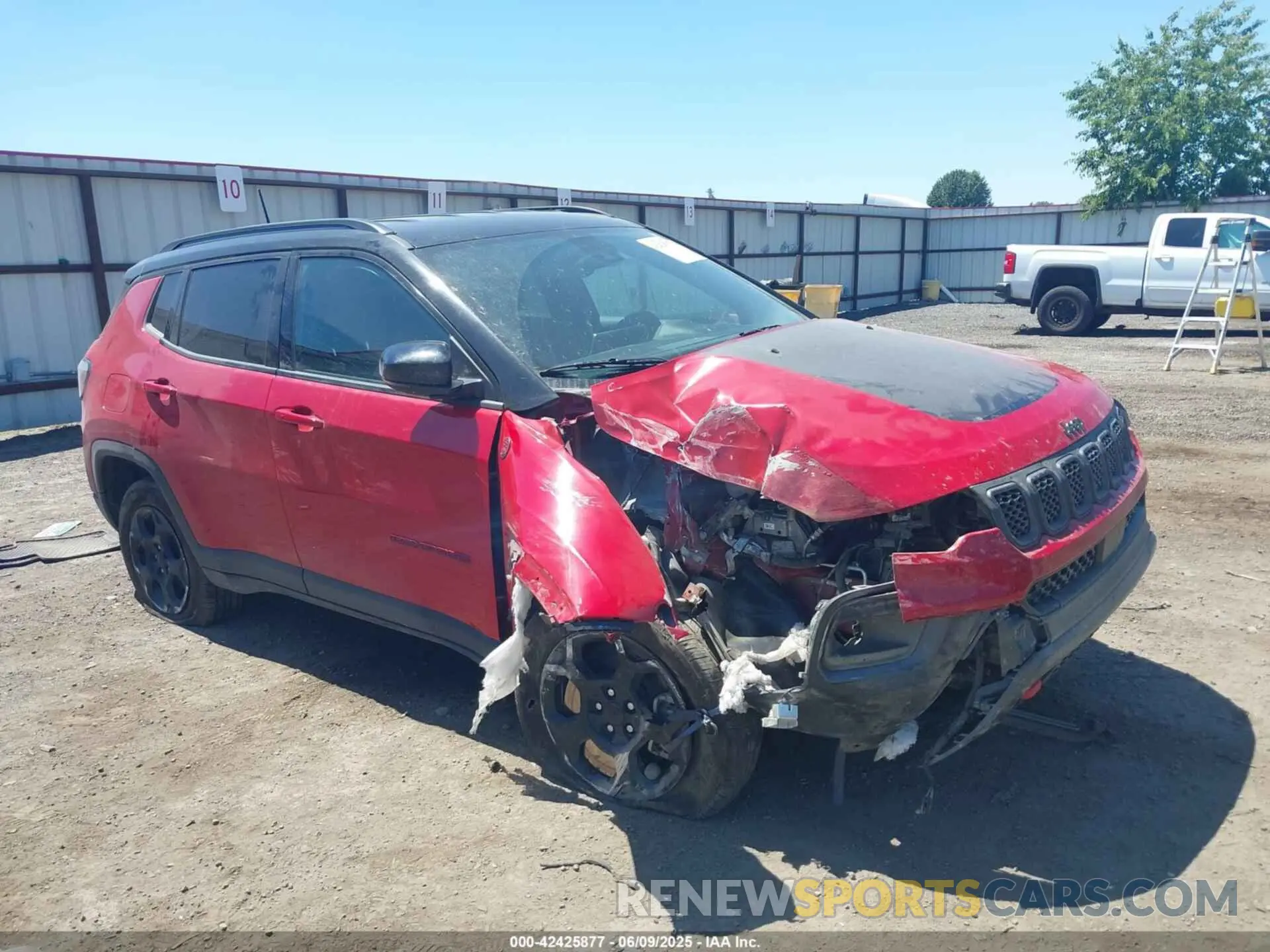 1 Photograph of a damaged car 3C4NJDDN2PT527857 JEEP COMPASS 2023
