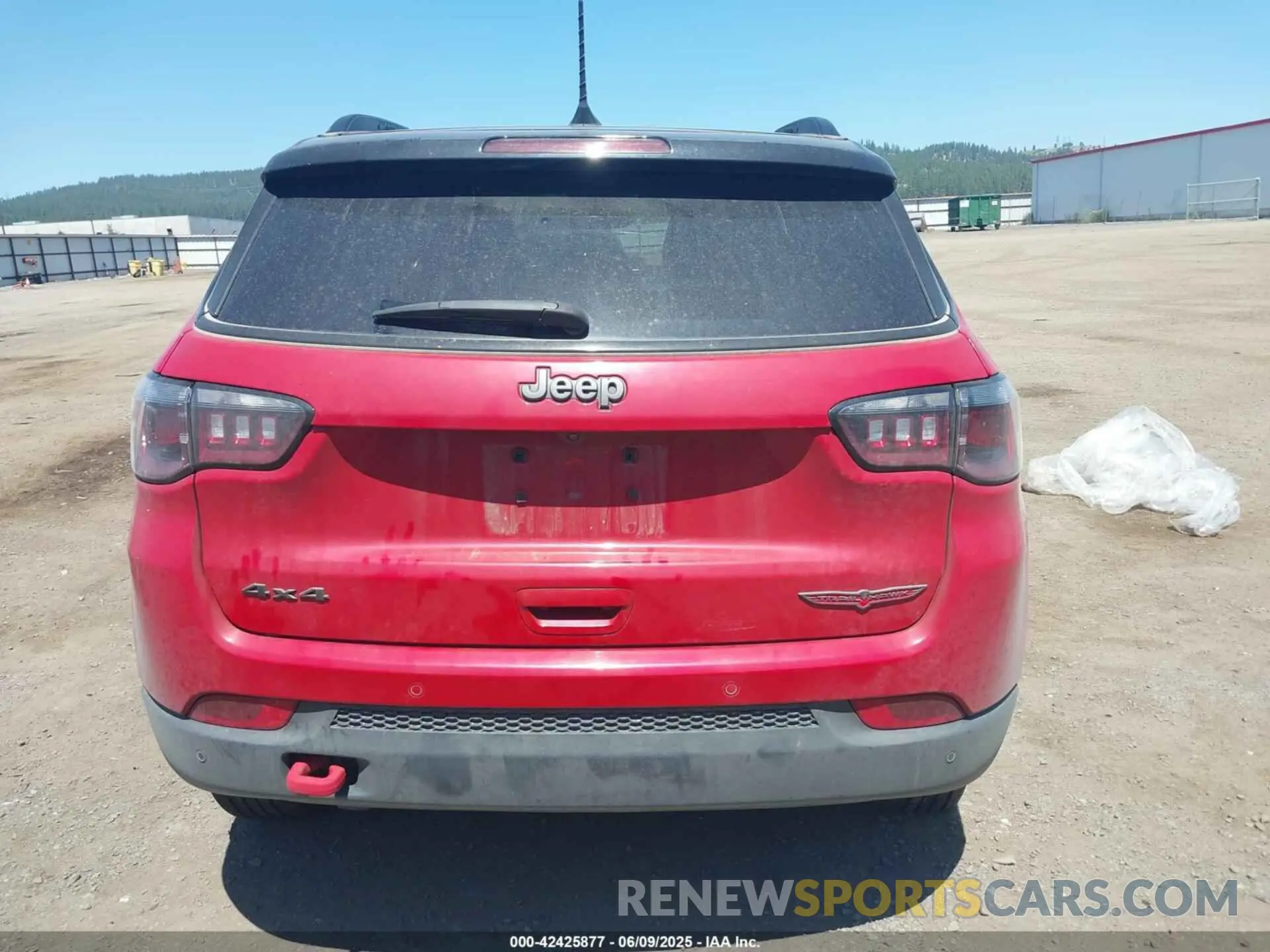 17 Photograph of a damaged car 3C4NJDDN2PT527857 JEEP COMPASS 2023