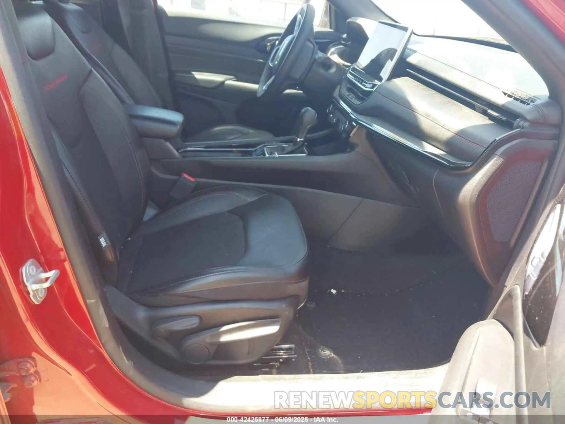 5 Photograph of a damaged car 3C4NJDDN2PT527857 JEEP COMPASS 2023