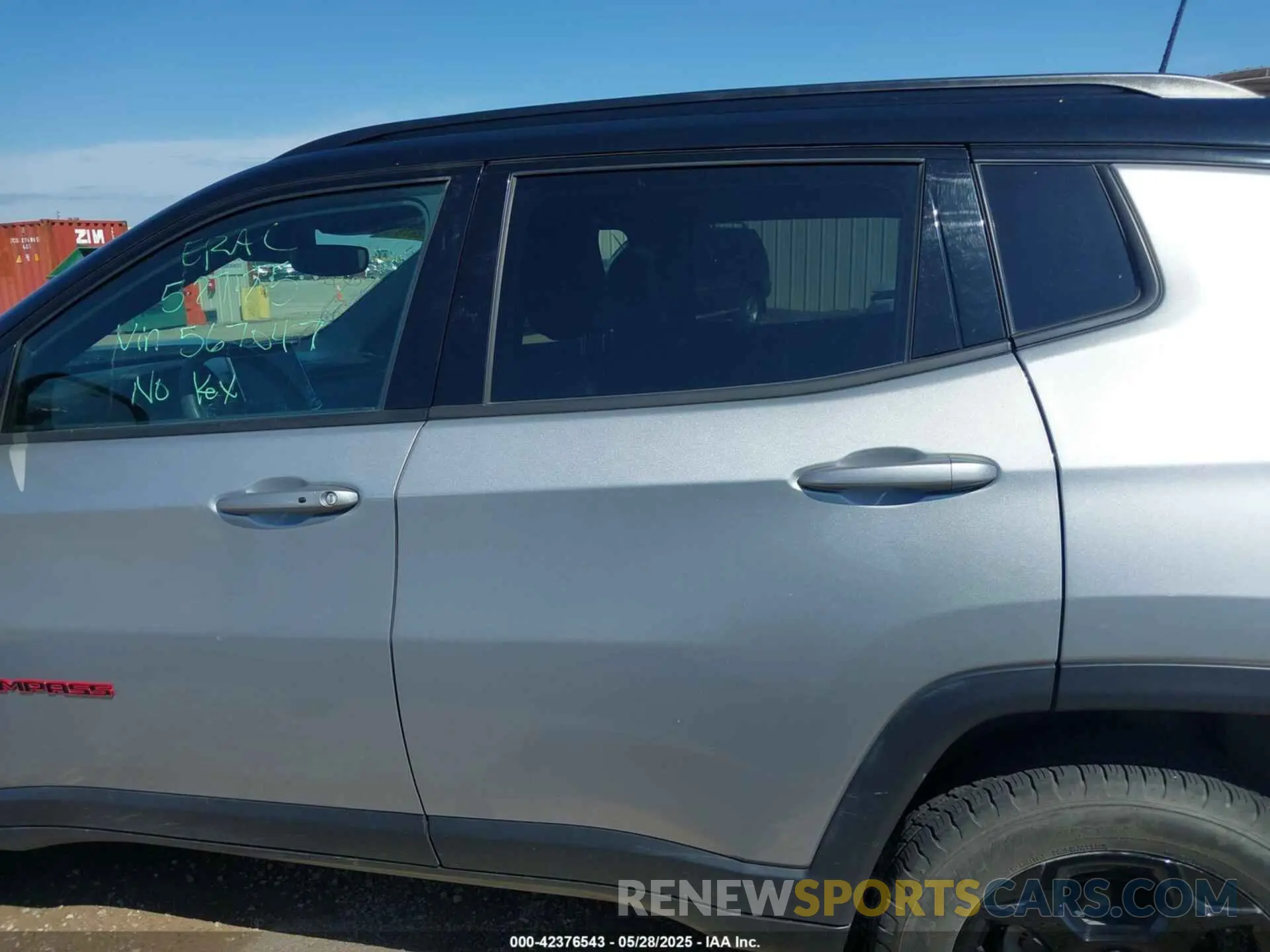 14 Photograph of a damaged car 3C4NJDDN2PT567047 JEEP COMPASS 2023